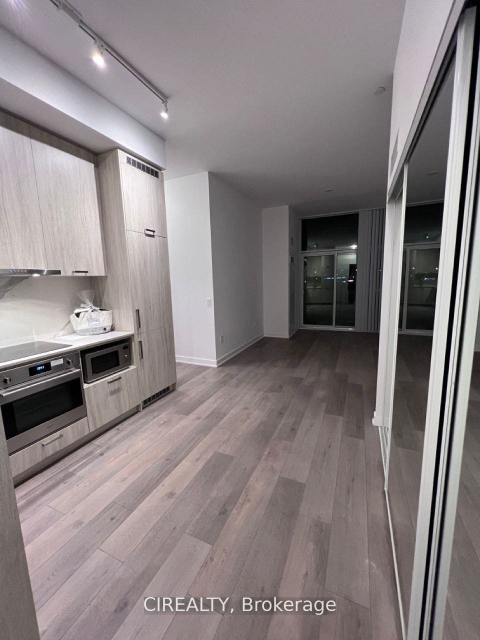 38 Honeycrisp Crescent, #210, Vaughan, York ON L4K 0M8