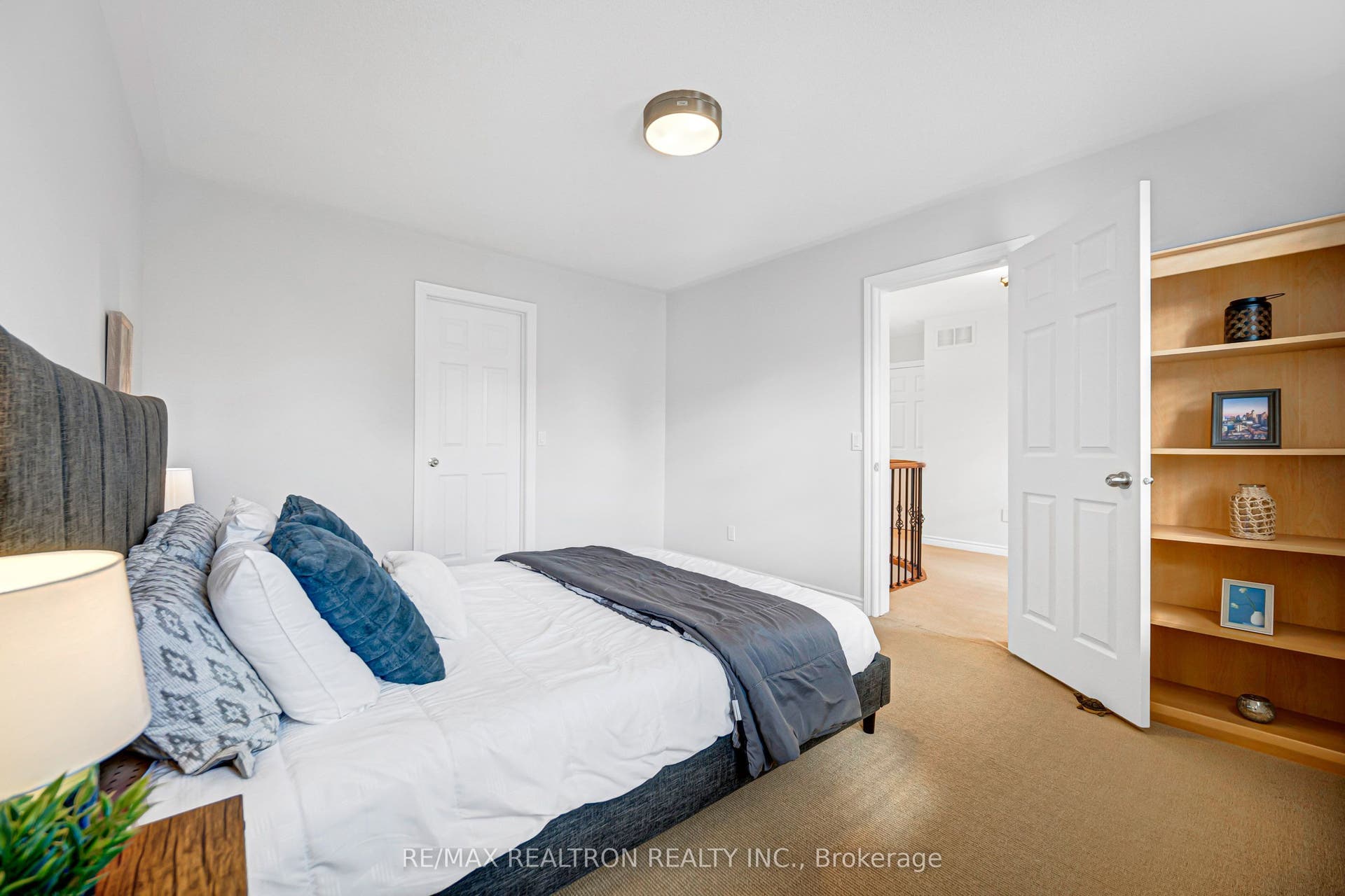 South Facing Bedroom 1