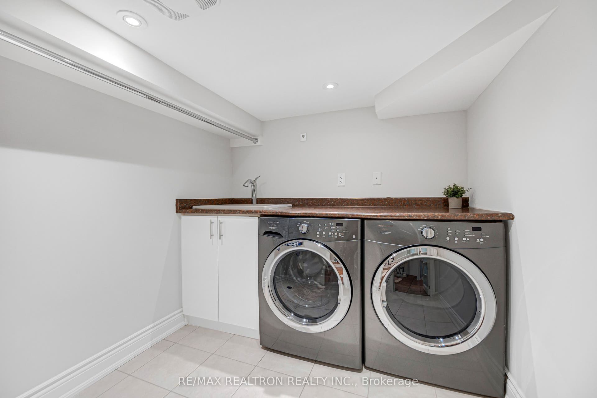 24 Port Rush Trail, Markham, York ON L6C 2A1