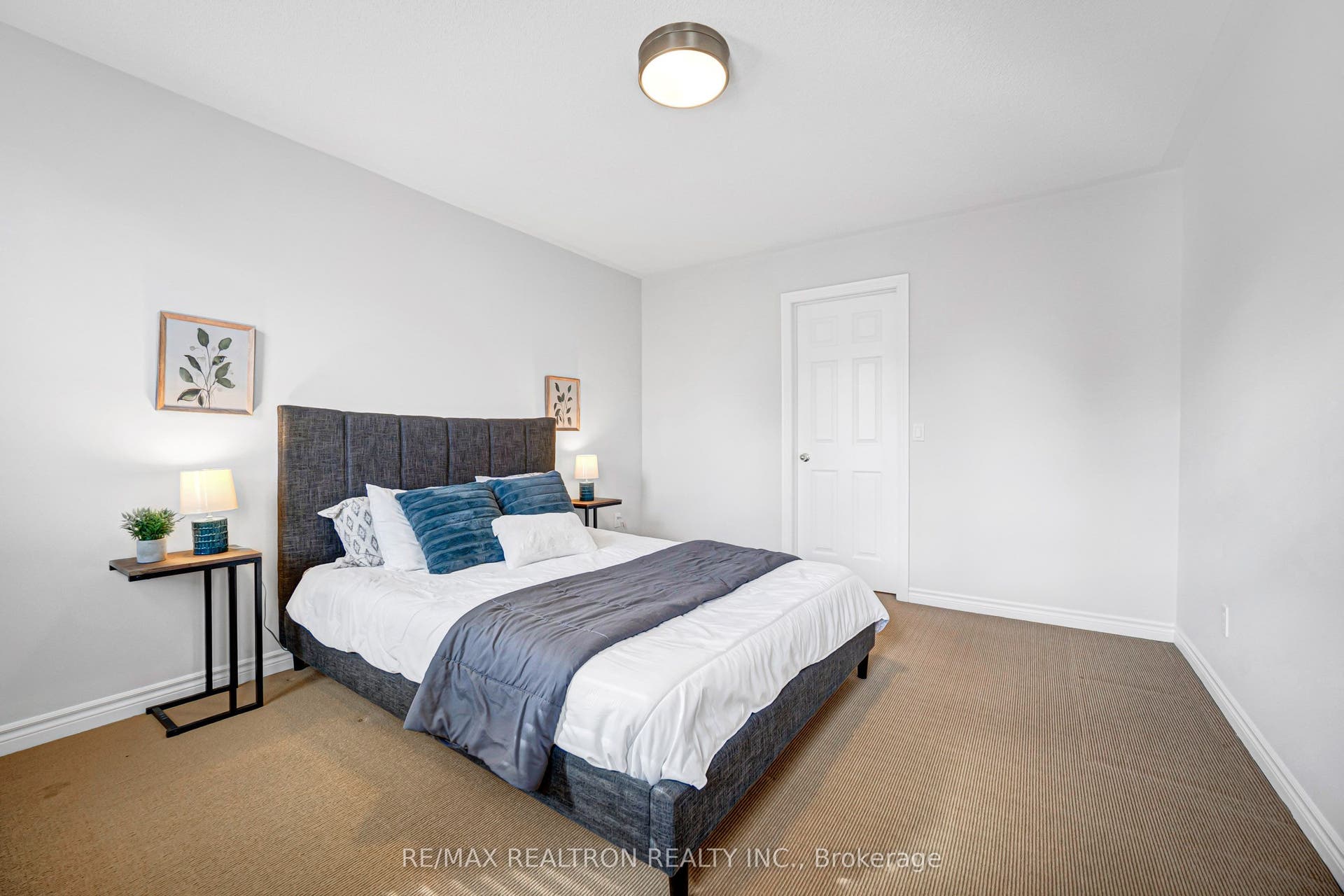 South Facing Bedroom 1