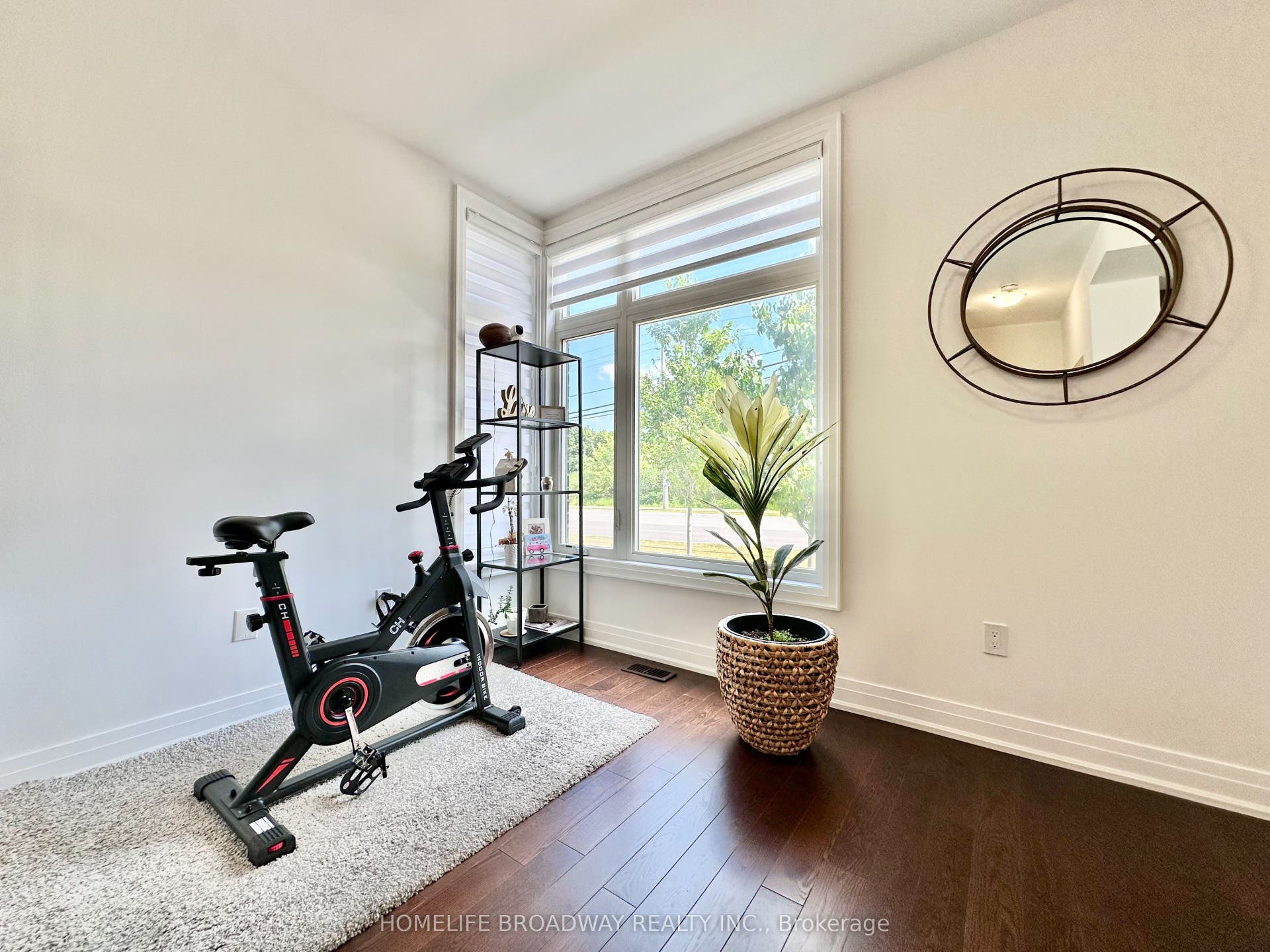 300 King Road, Richmond Hill, York ON L4E 1H4