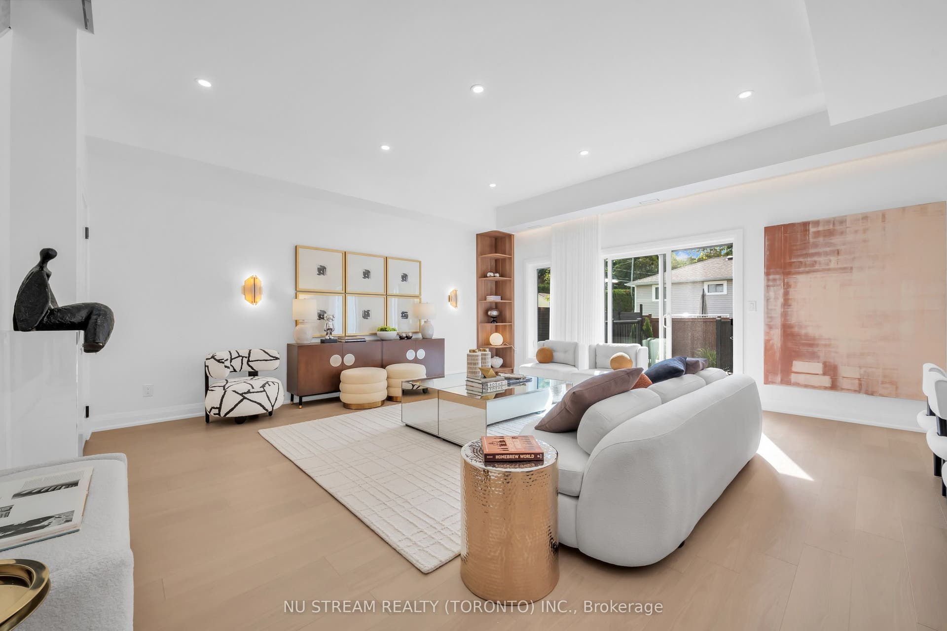 323 Winnifred Drive, Georgina, York ON L4P 3B4