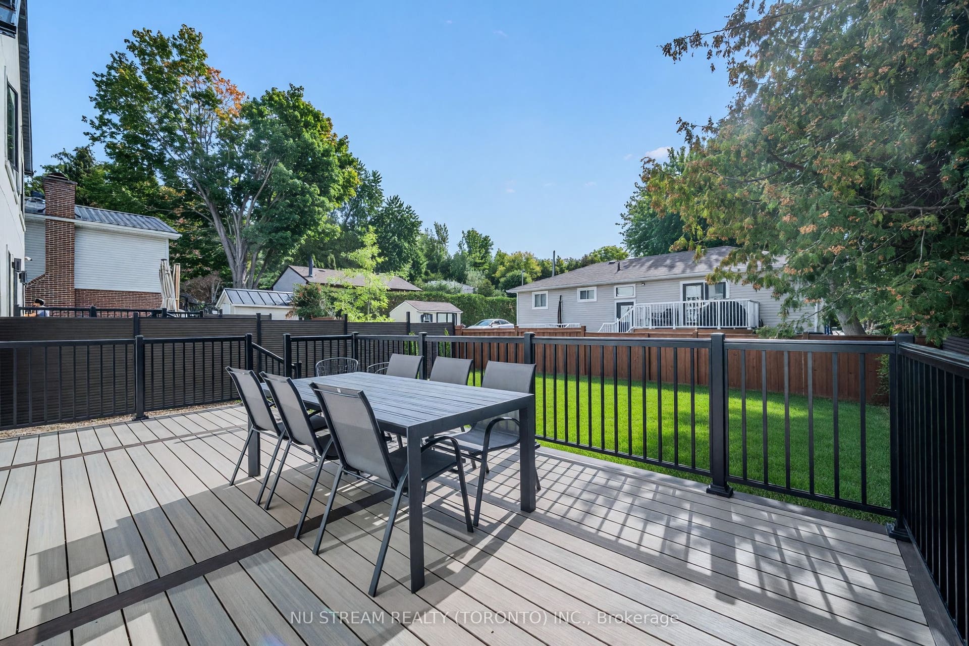 323 Winnifred Drive, Georgina, York ON L4P 3B4