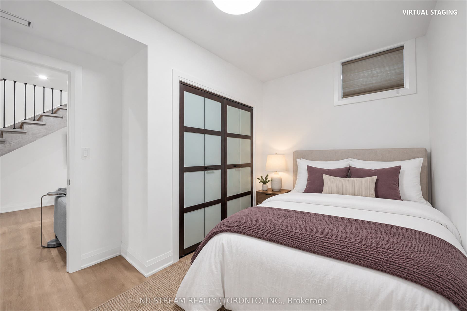 323 Winnifred Drive, Georgina, York ON L4P 3B4