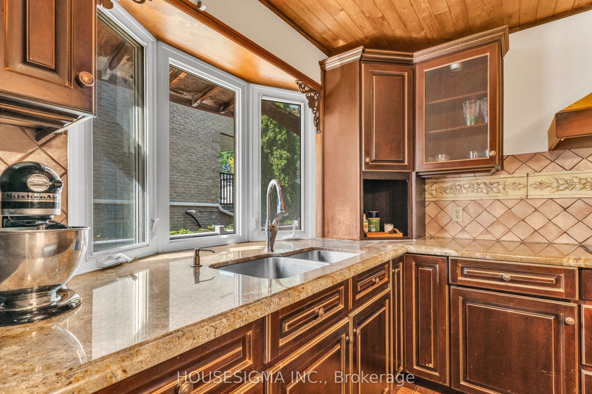 19 Magani Avenue, Bradford West Gwillimbury, Simcoe ON L3Z 2S8