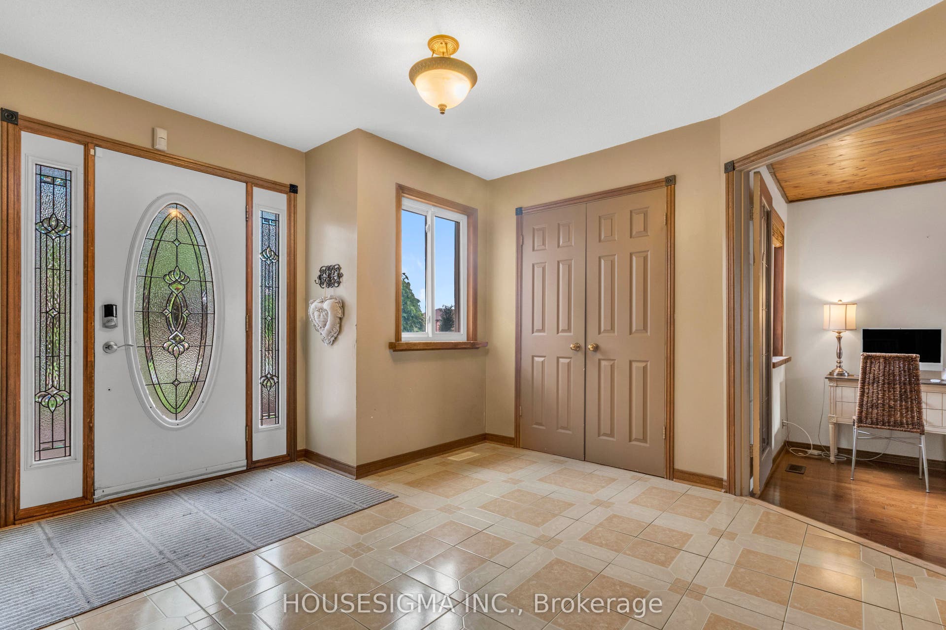 19 Magani Avenue, Bradford West Gwillimbury, Simcoe ON L3Z 2S8