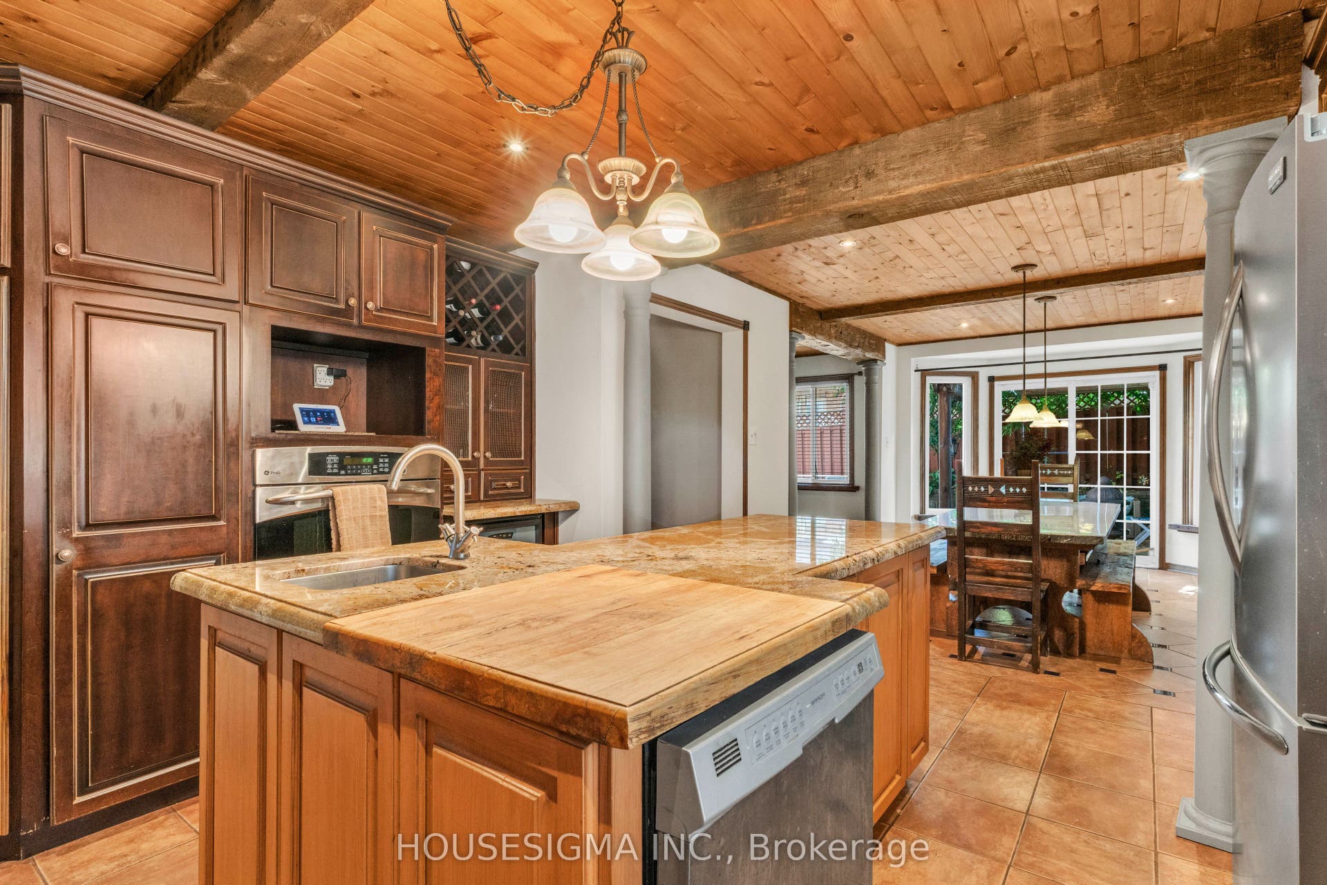 19 Magani Avenue, Bradford West Gwillimbury, Simcoe ON L3Z 2S8