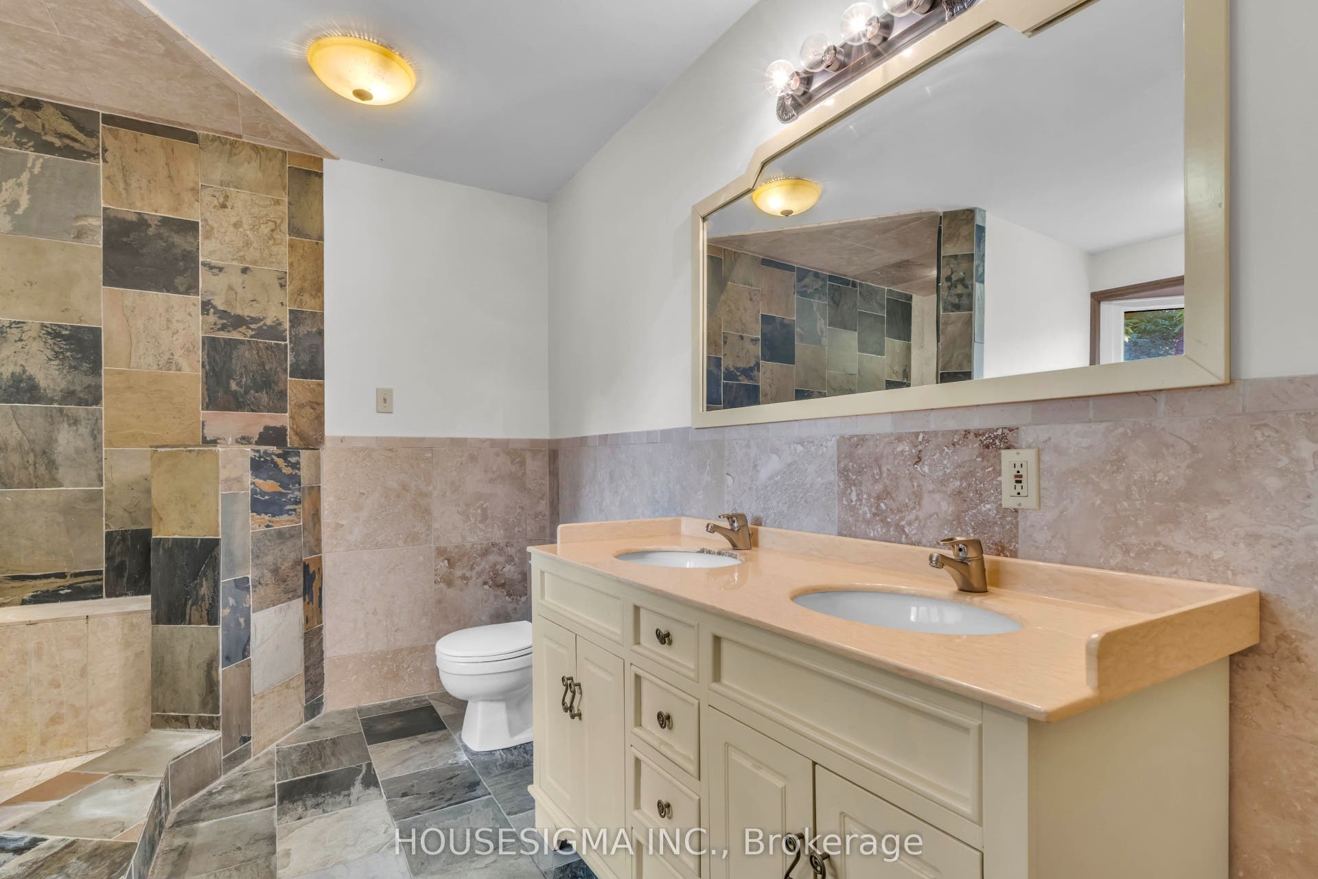 19 Magani Avenue, Bradford West Gwillimbury, Simcoe ON L3Z 2S8