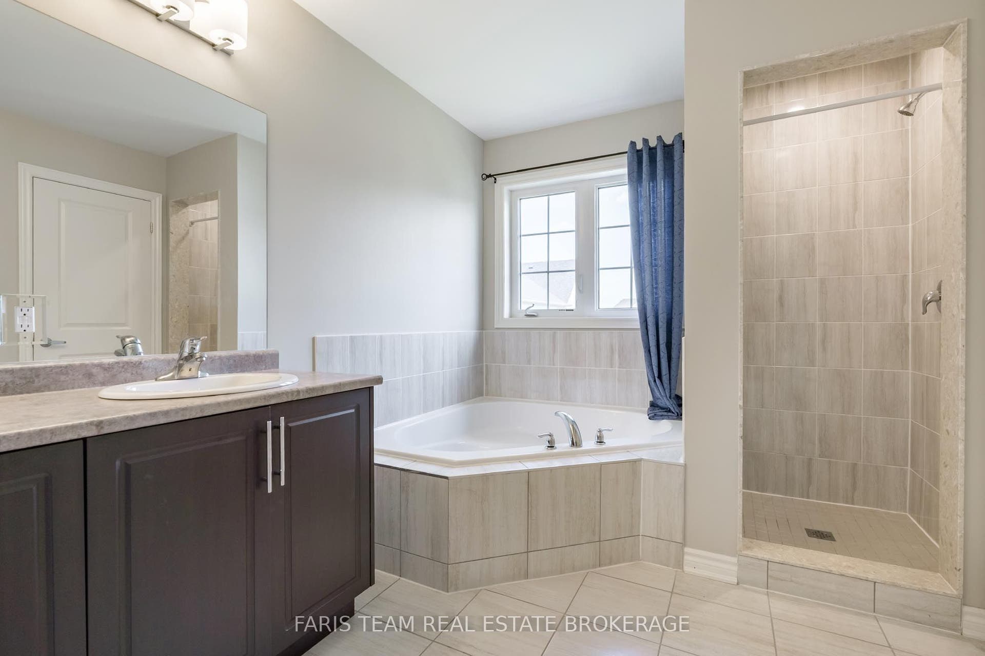 207 Cubitt Street, Clearview, Simcoe ON L0M 1S0