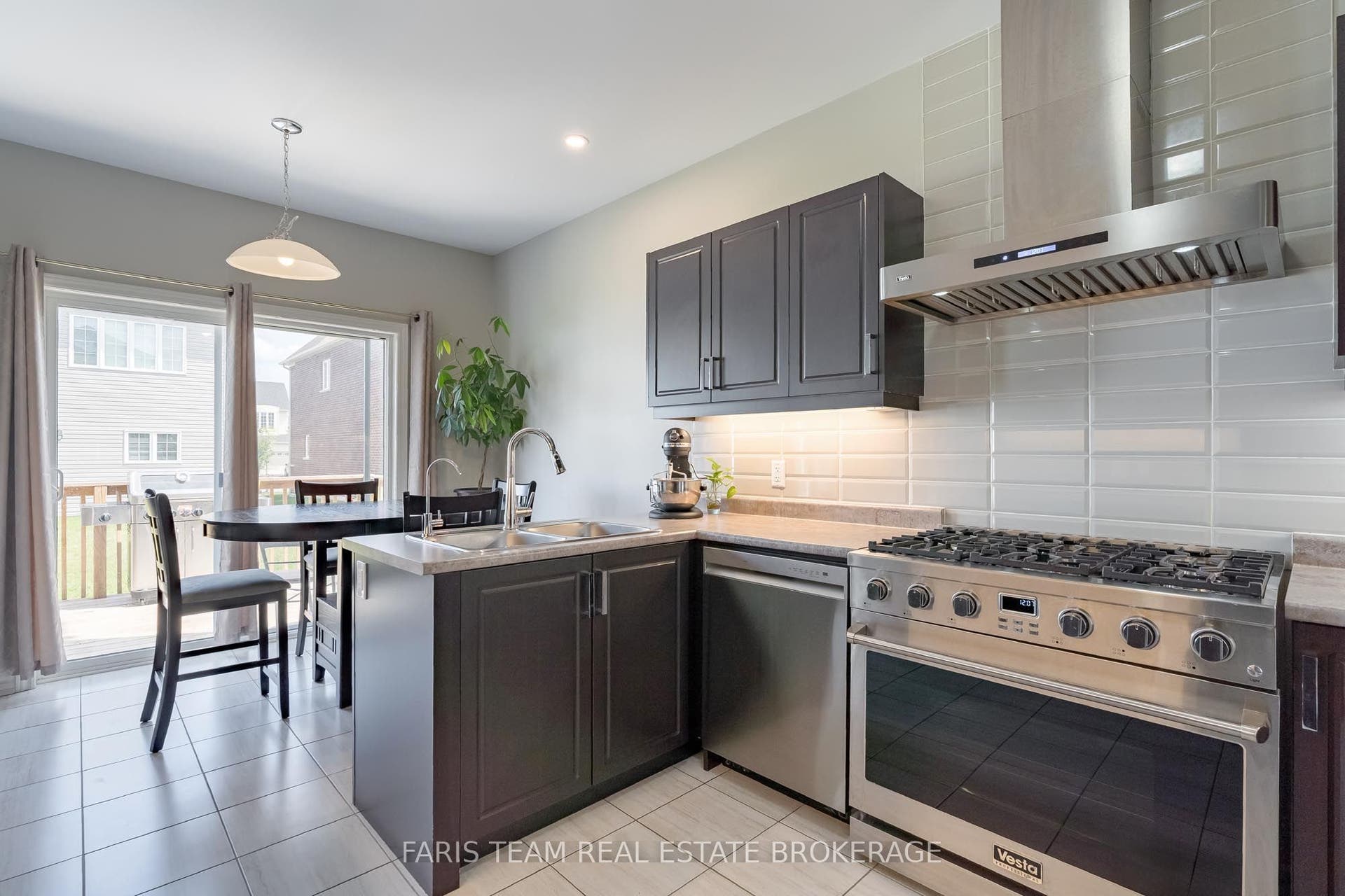 207 Cubitt Street, Clearview, Simcoe ON L0M 1S0