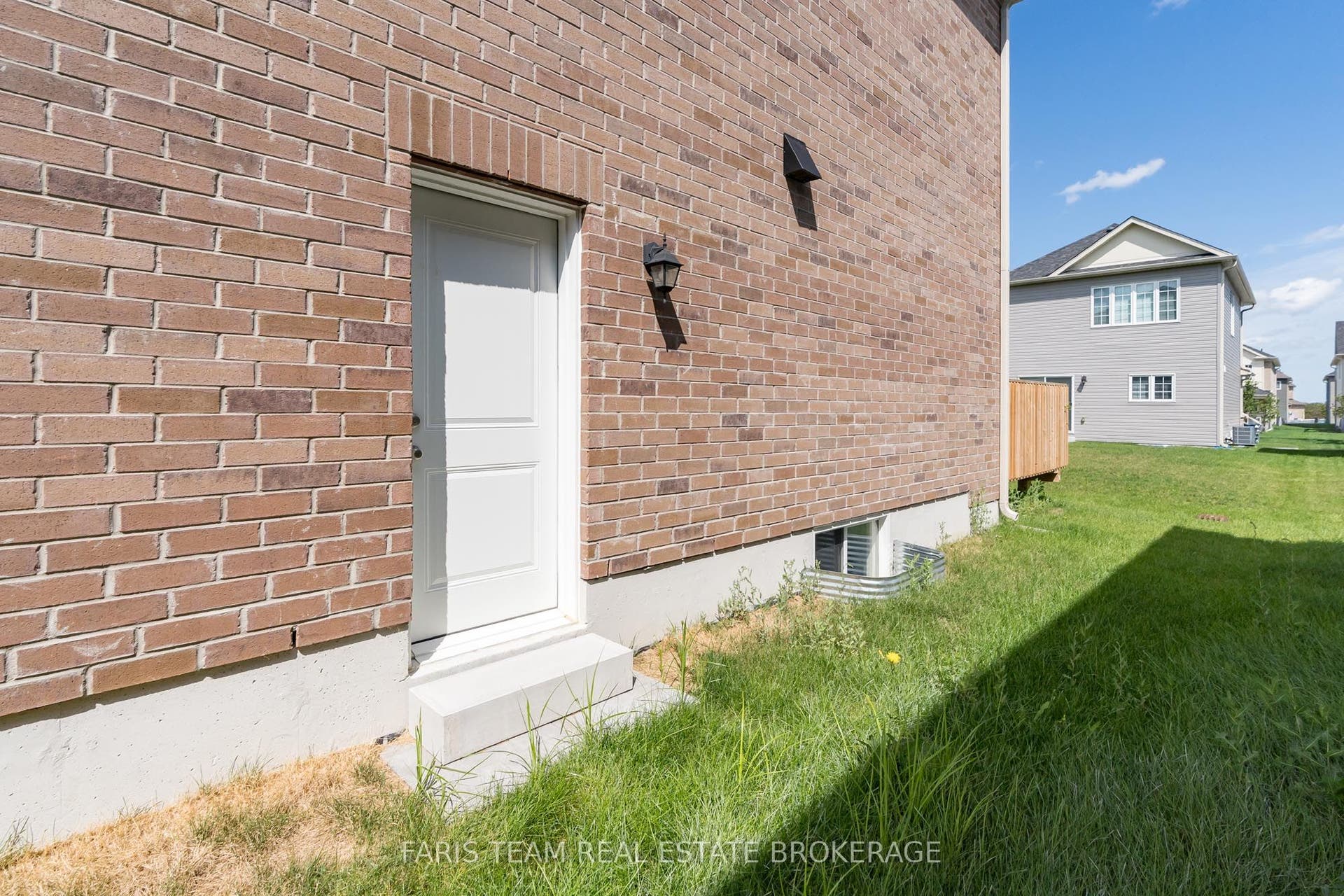 207 Cubitt Street, Clearview, Simcoe ON L0M 1S0