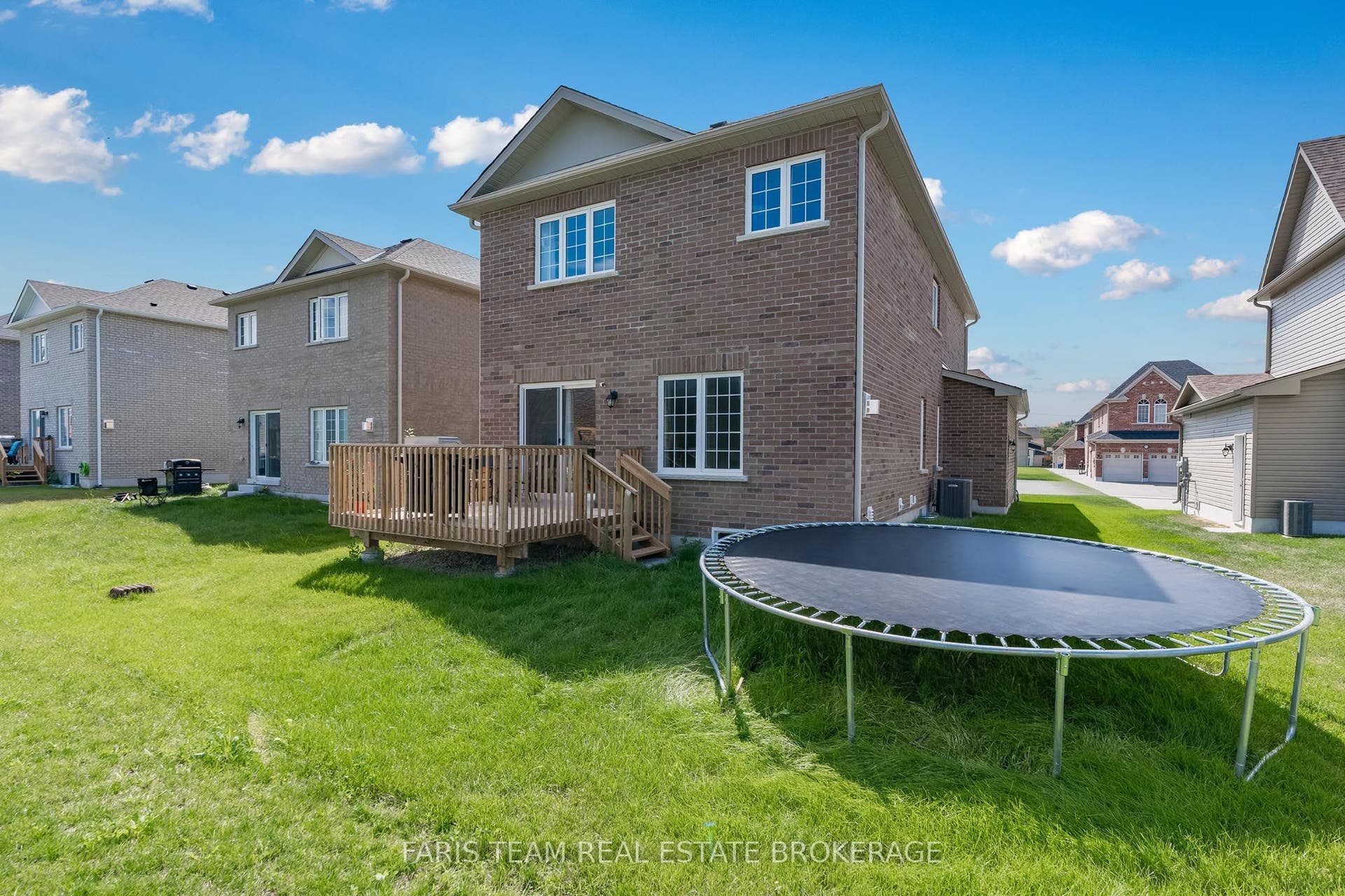 207 Cubitt Street, Clearview, Simcoe ON L0M 1S0