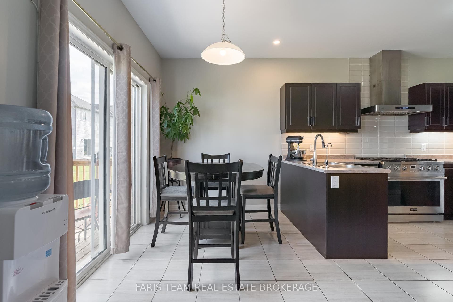 207 Cubitt Street, Clearview, Simcoe ON L0M 1S0