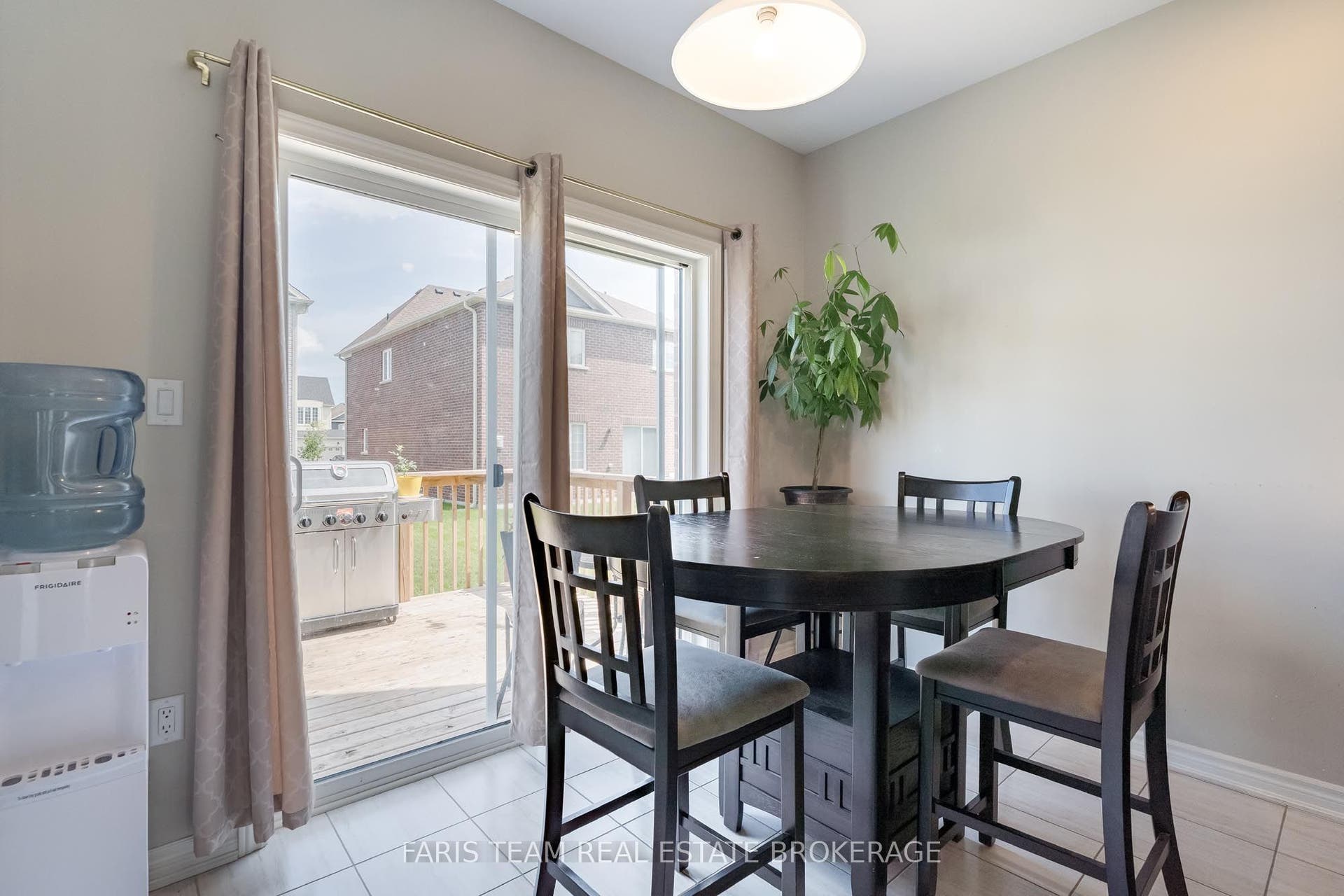207 Cubitt Street, Clearview, Simcoe ON L0M 1S0