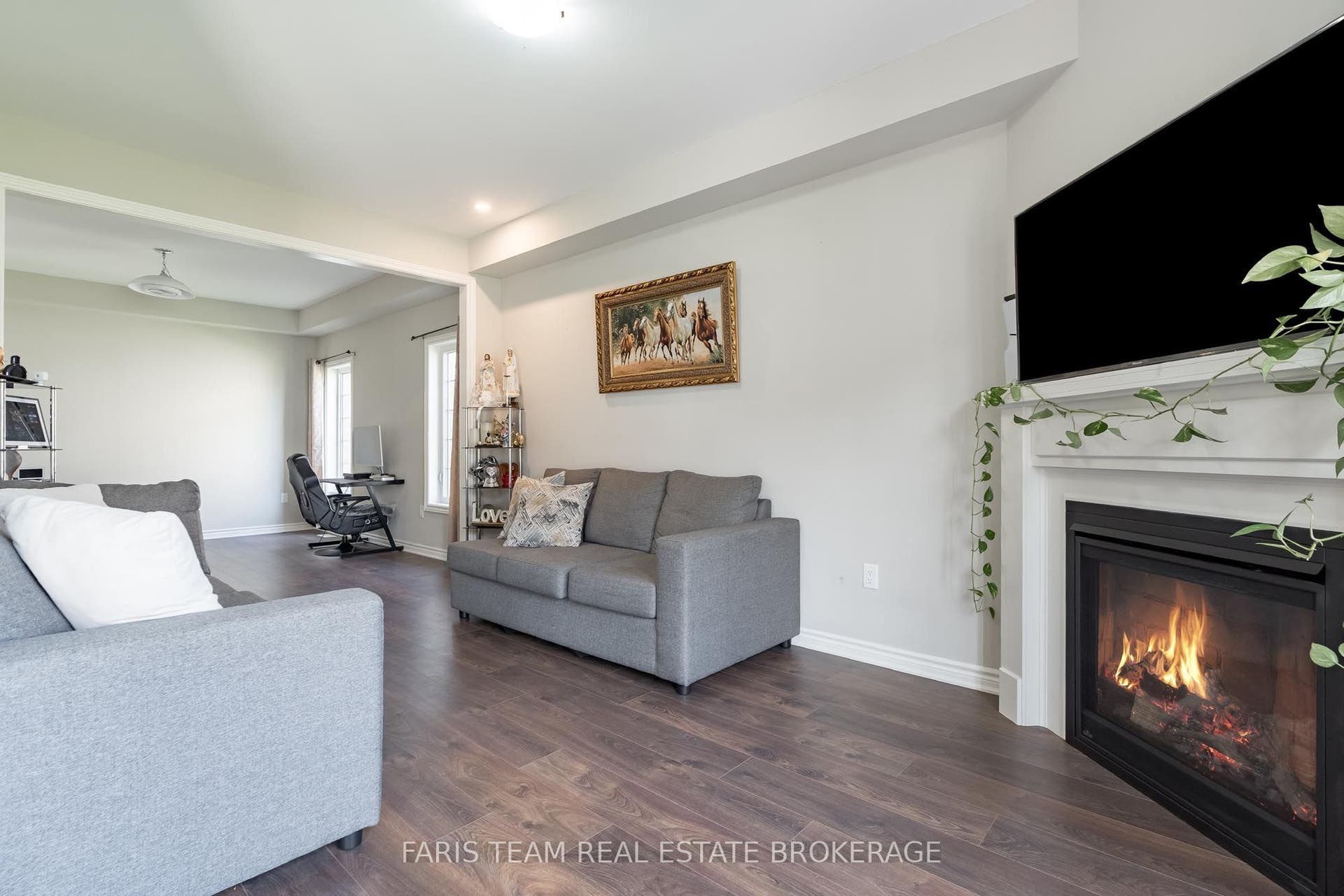 207 Cubitt Street, Clearview, Simcoe ON L0M 1S0