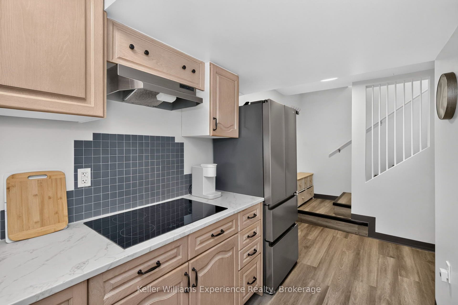 13 Lindsay Court, Barrie, Simcoe ON L4M 6G5