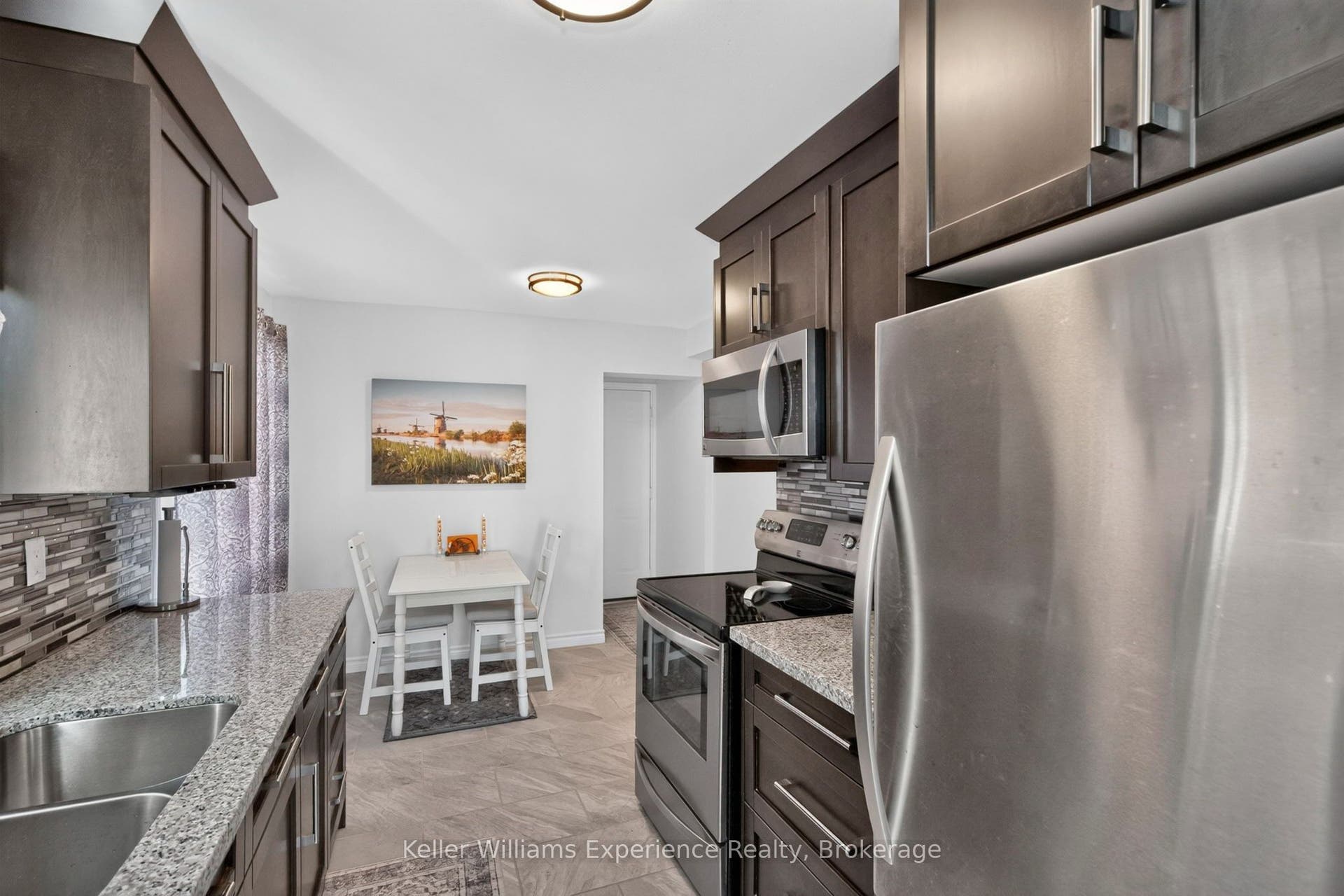 13 Lindsay Court, Barrie, Simcoe ON L4M 6G5