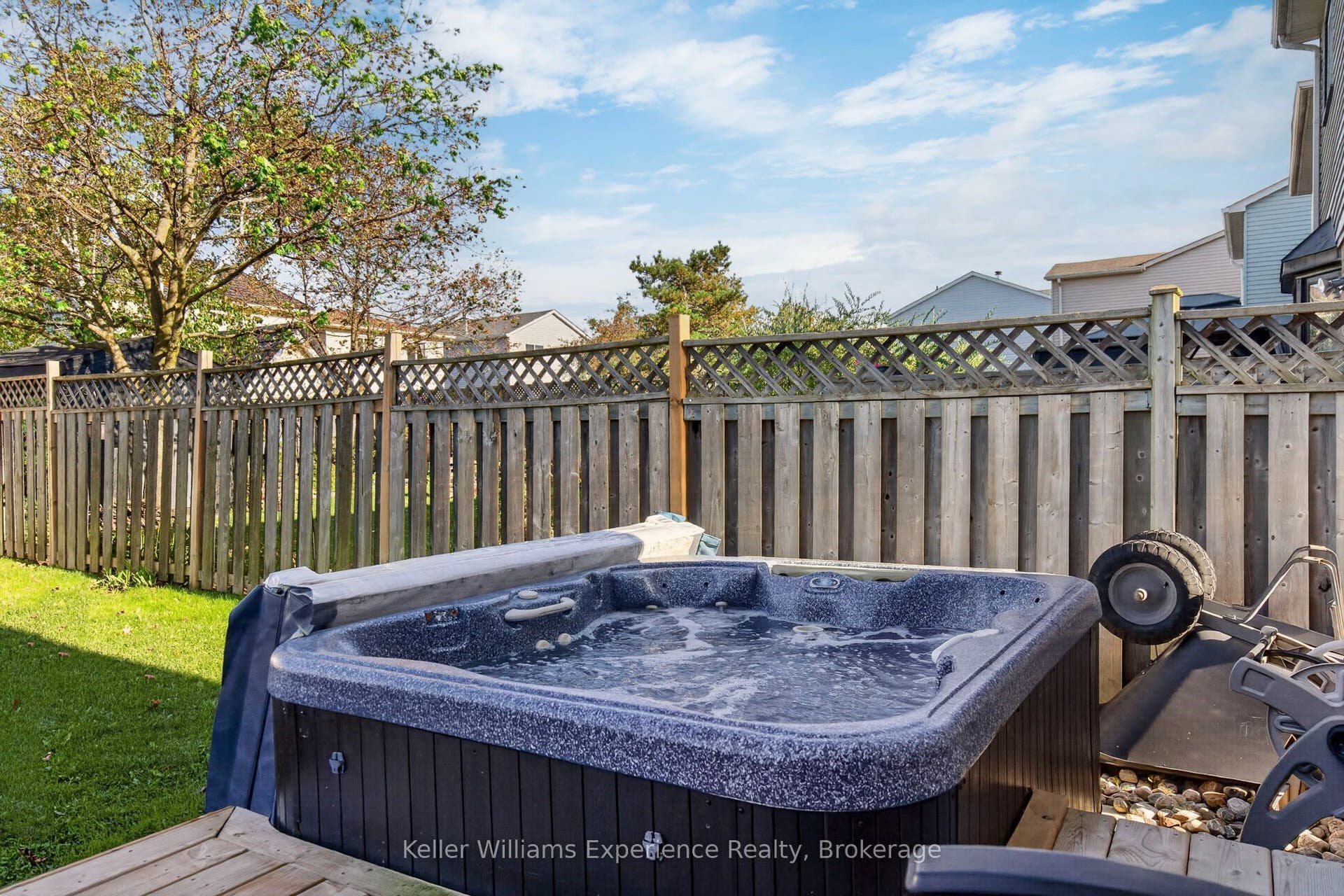 13 Lindsay Court, Barrie, Simcoe ON L4M 6G5