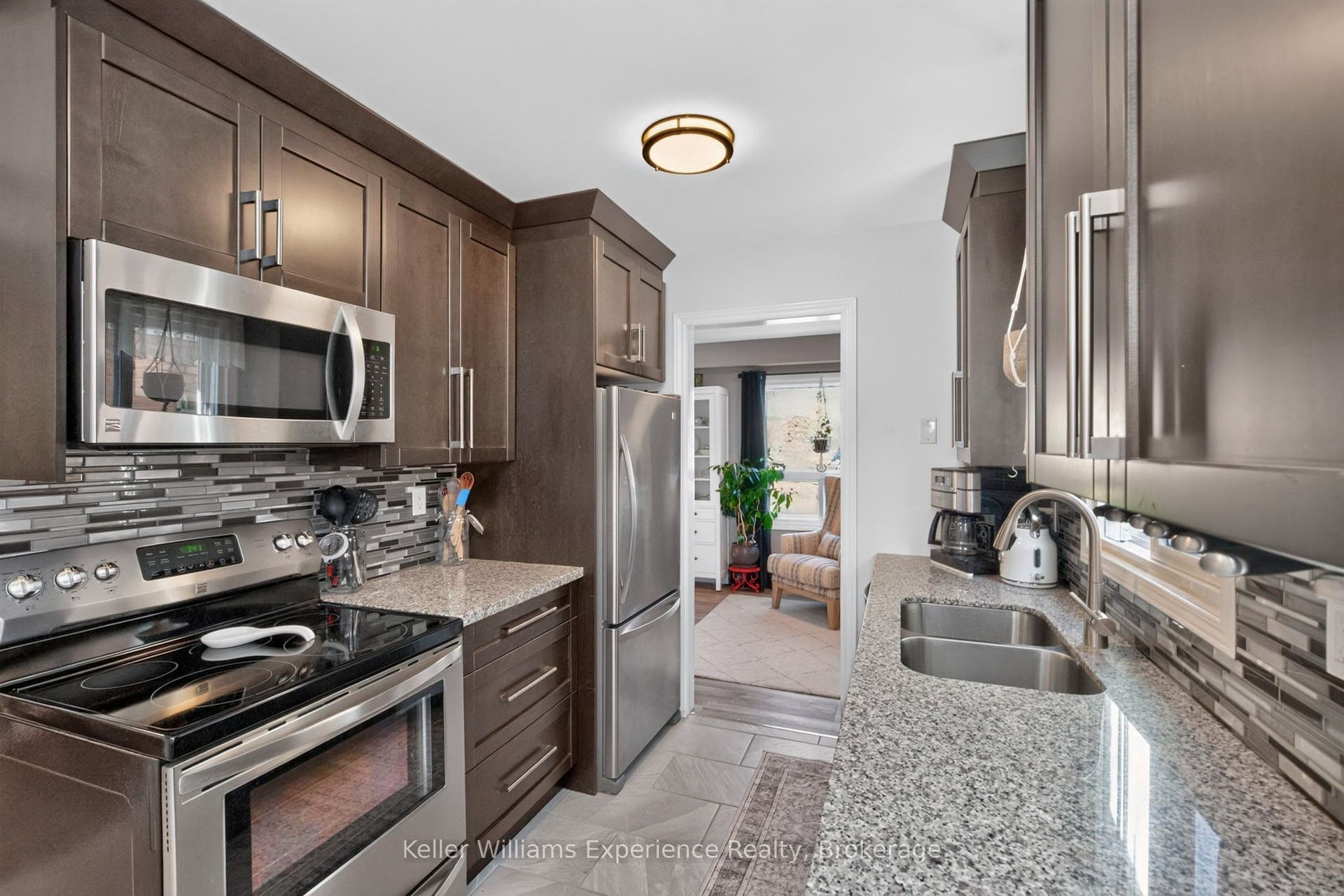 13 Lindsay Court, Barrie, Simcoe ON L4M 6G5