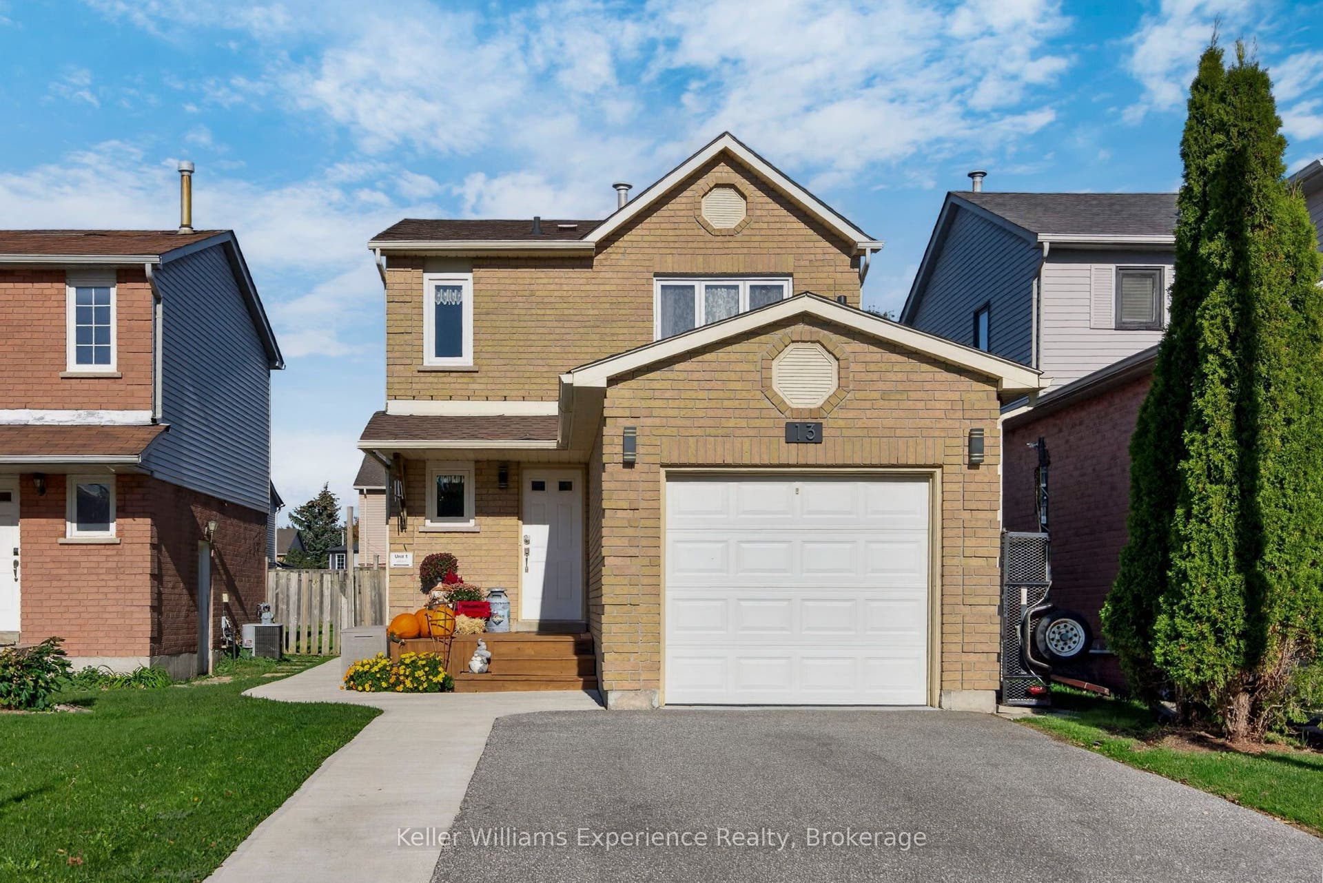 13 Lindsay Court, Barrie, Simcoe ON L4M 6G5