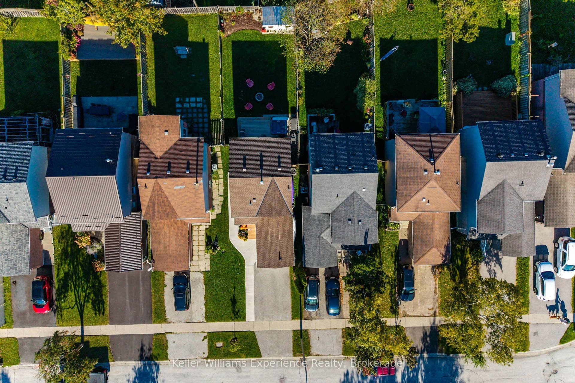 13 Lindsay Court, Barrie, Simcoe ON L4M 6G5