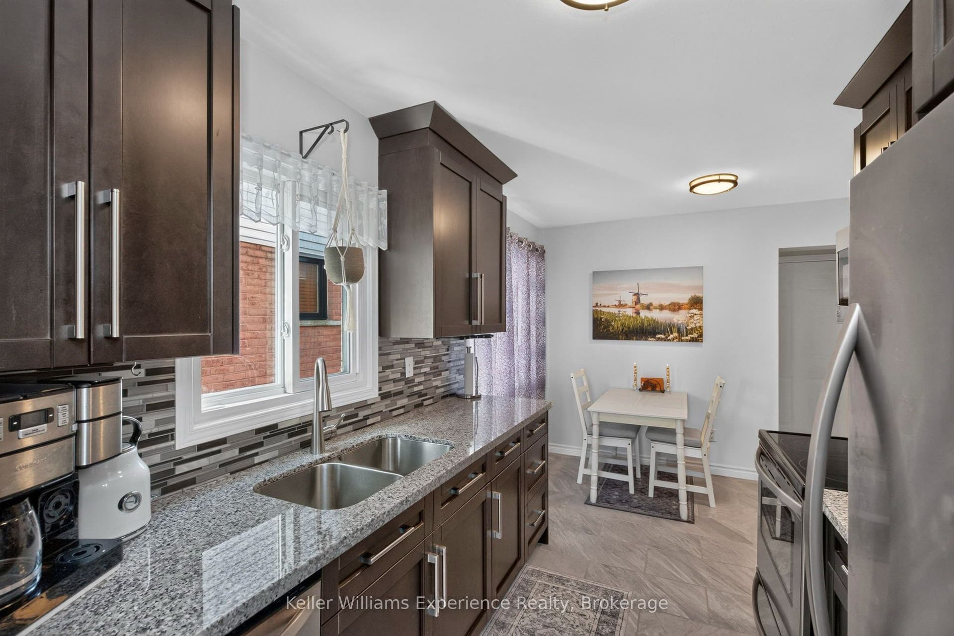 13 Lindsay Court, Barrie, Simcoe ON L4M 6G5