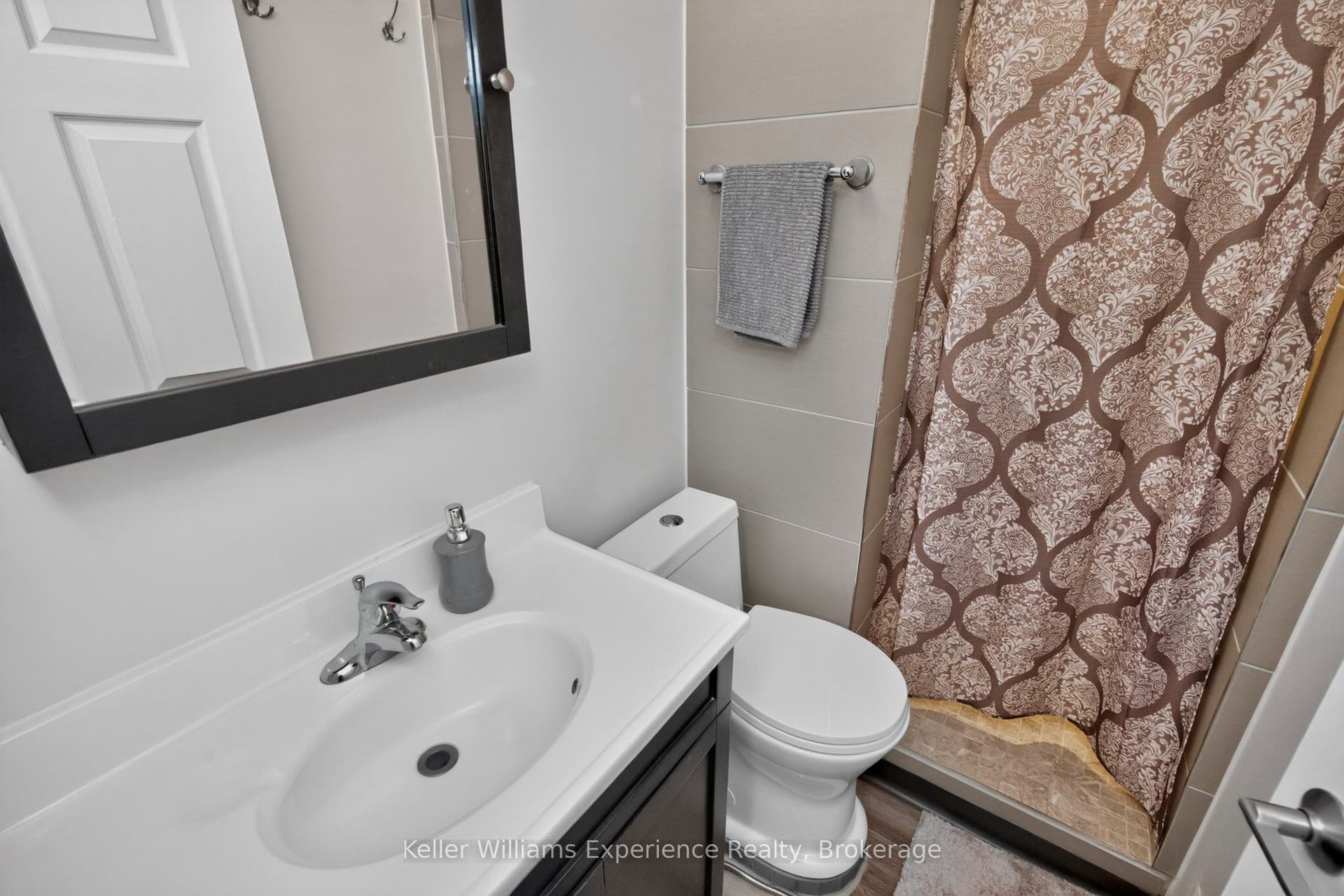 13 Lindsay Court, Barrie, Simcoe ON L4M 6G5