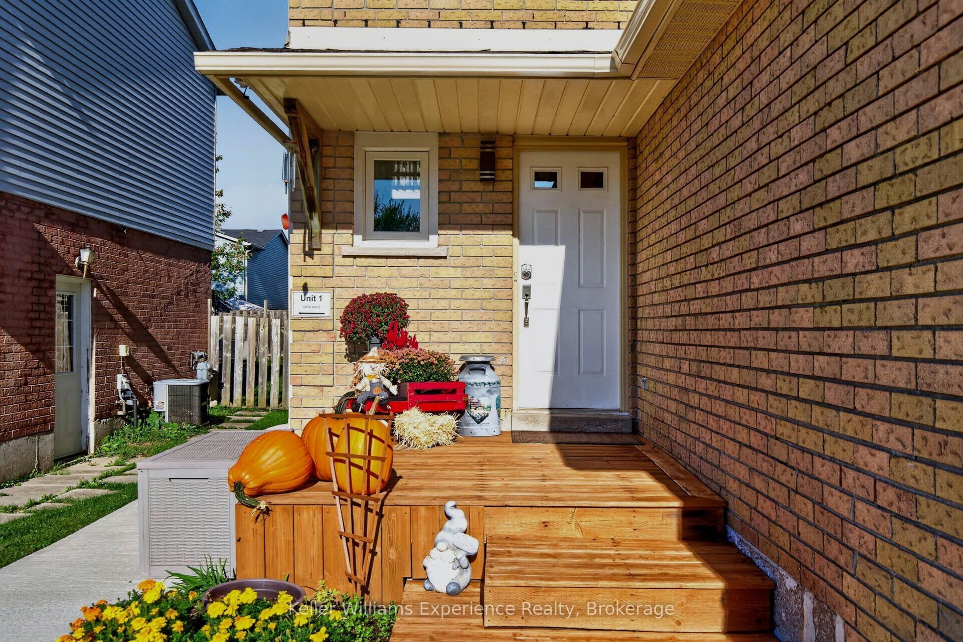 13 Lindsay Court, Barrie, Simcoe ON L4M 6G5