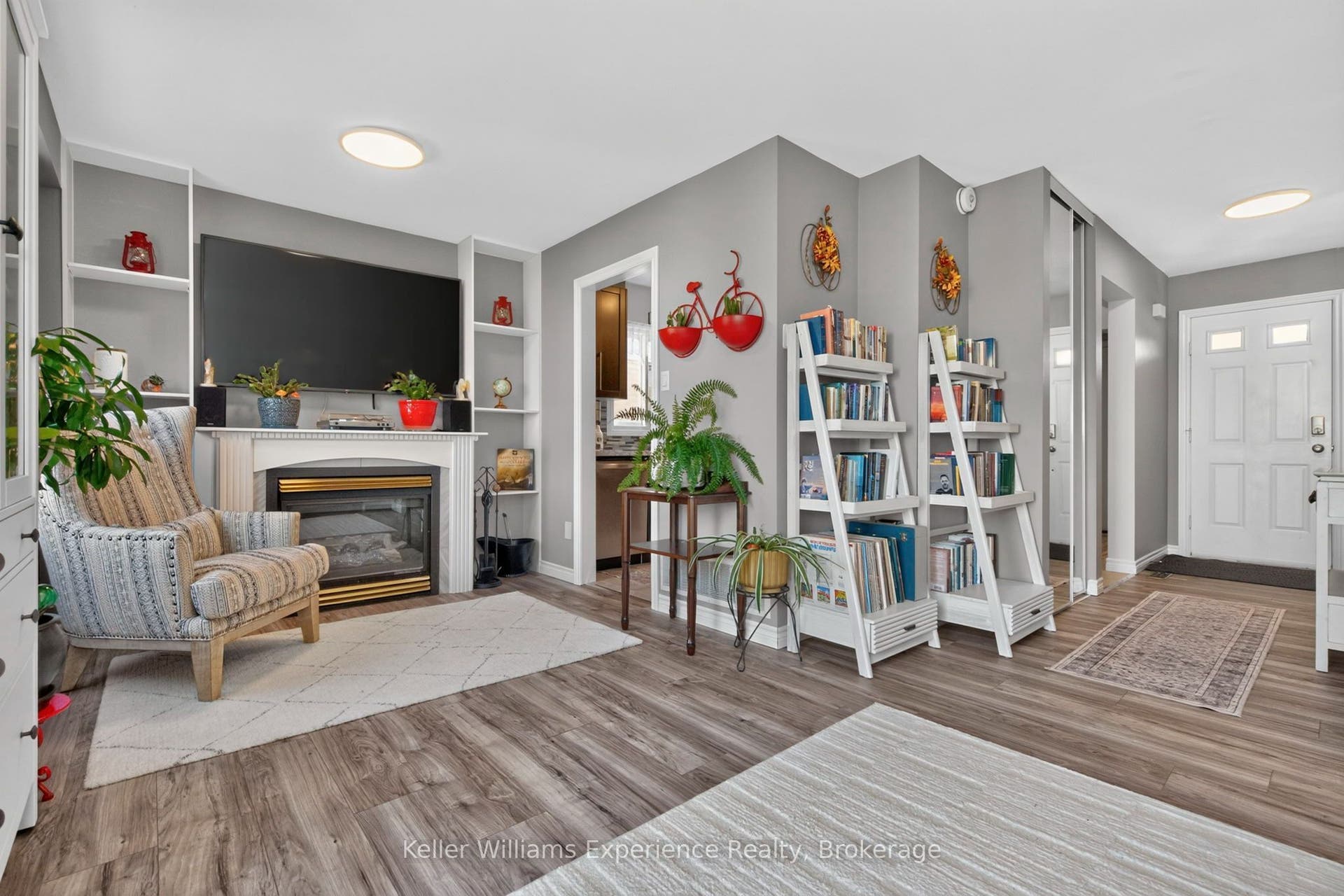 13 Lindsay Court, Barrie, Simcoe ON L4M 6G5