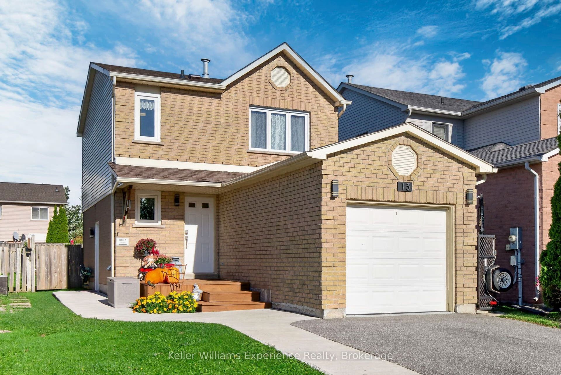 13 Lindsay Court, Barrie, Simcoe ON L4M 6G5