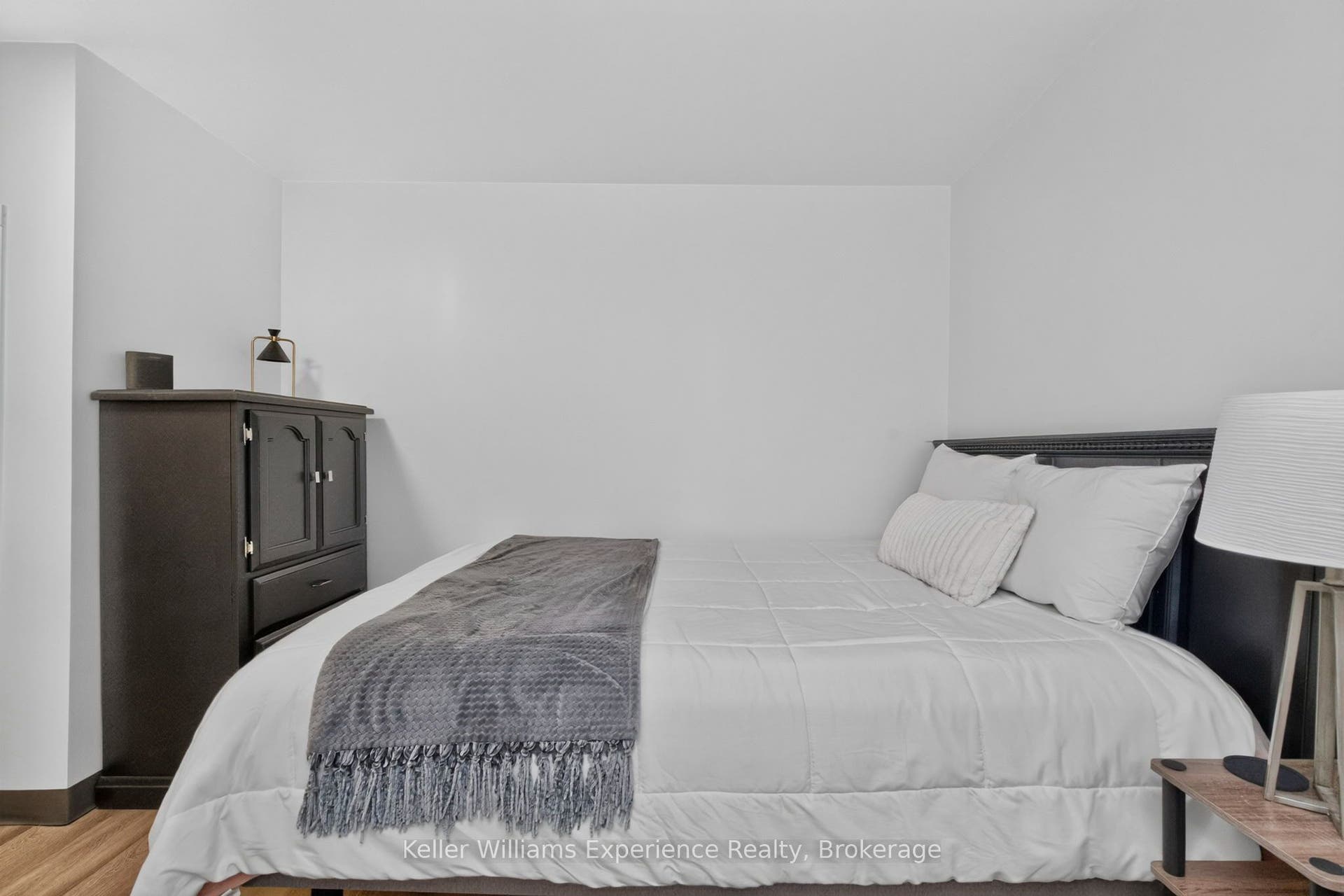 13 Lindsay Court, Barrie, Simcoe ON L4M 6G5
