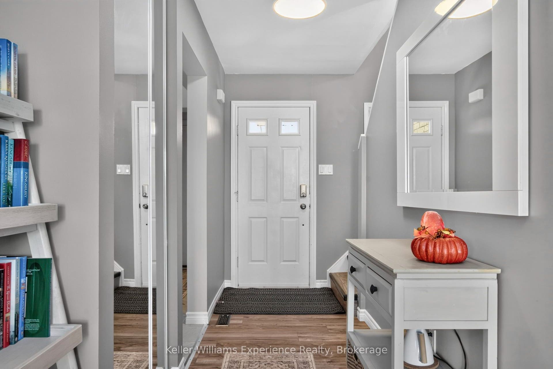13 Lindsay Court, Barrie, Simcoe ON L4M 6G5