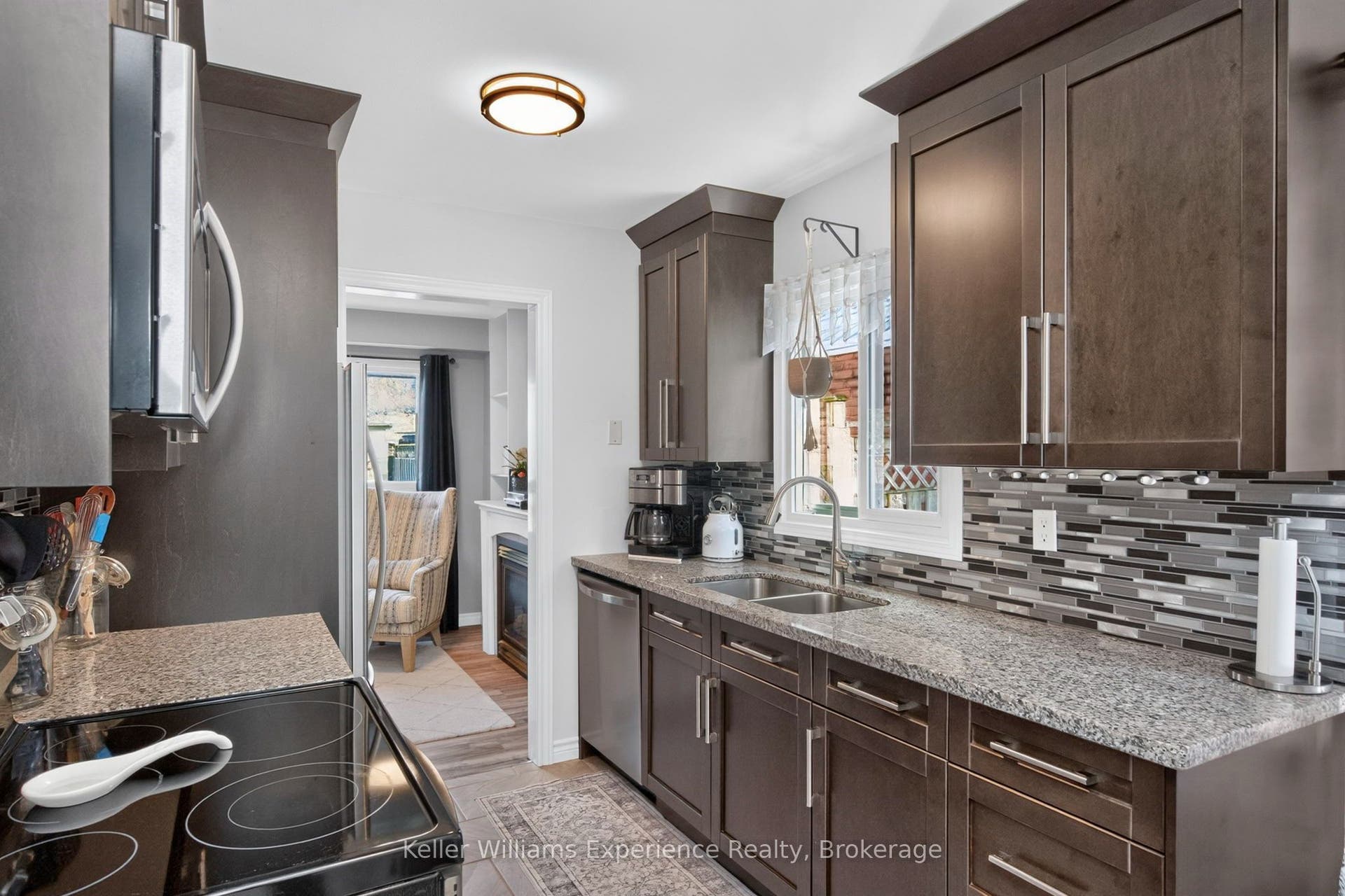 13 Lindsay Court, Barrie, Simcoe ON L4M 6G5