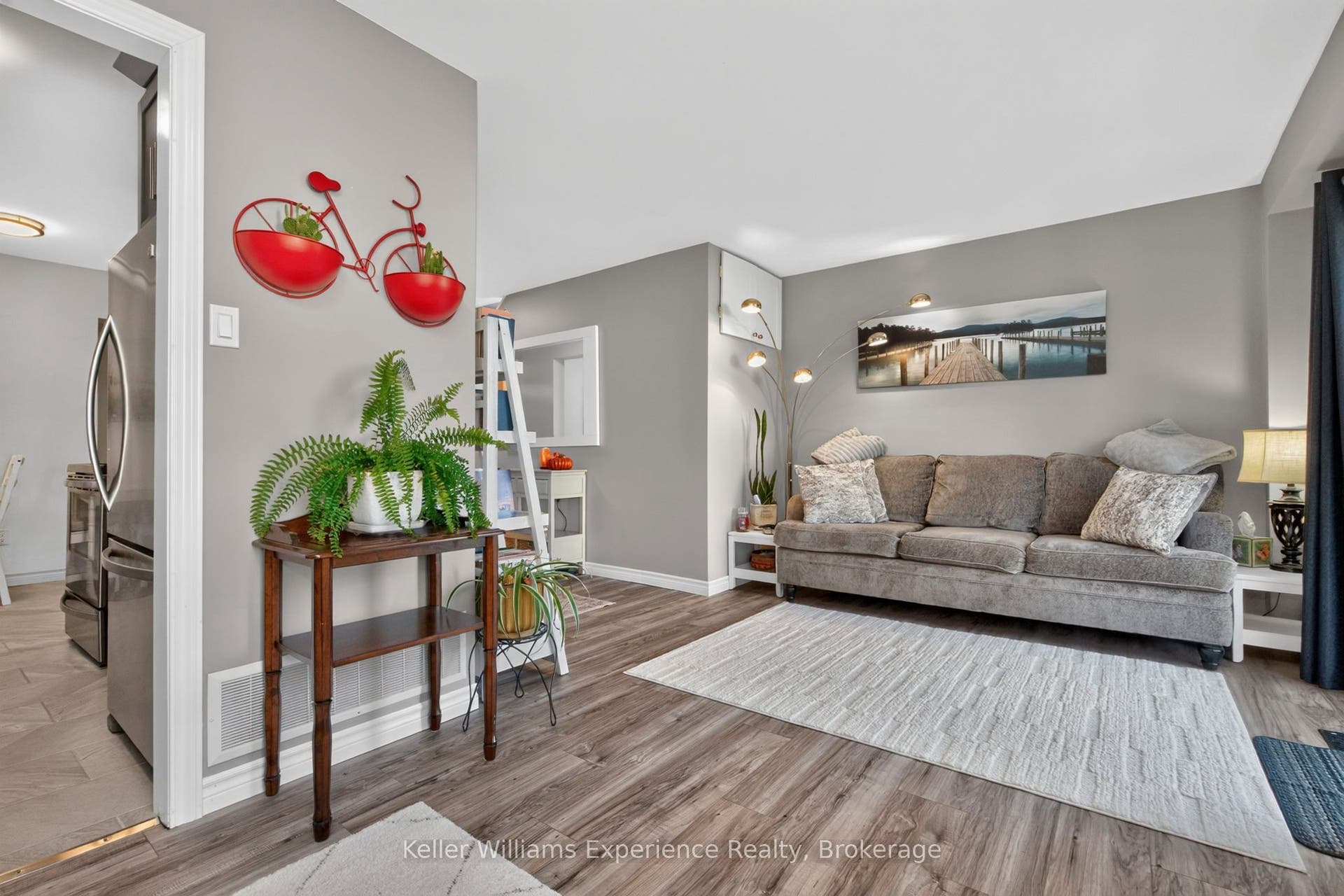 13 Lindsay Court, Barrie, Simcoe ON L4M 6G5