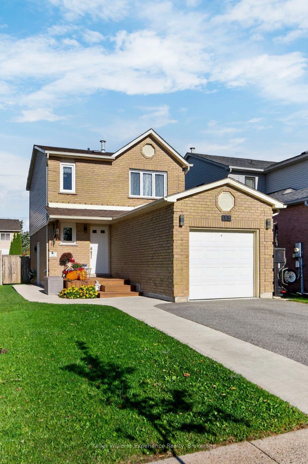13 Lindsay Court, Barrie, Simcoe ON L4M 6G5