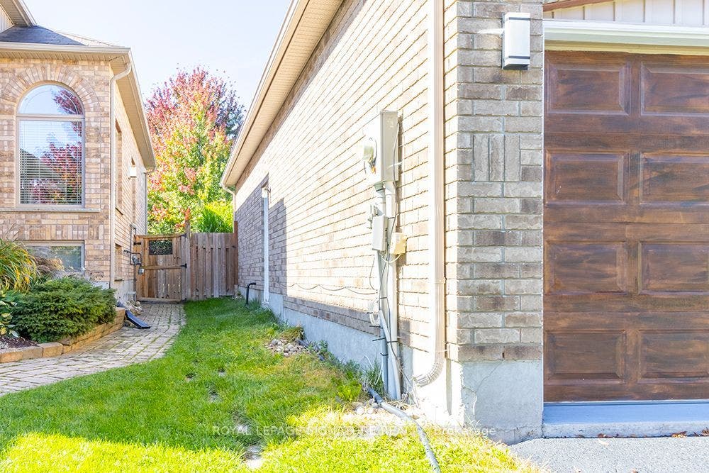 32 Davis Street, Collingwood, Simcoe ON L4P 3T8