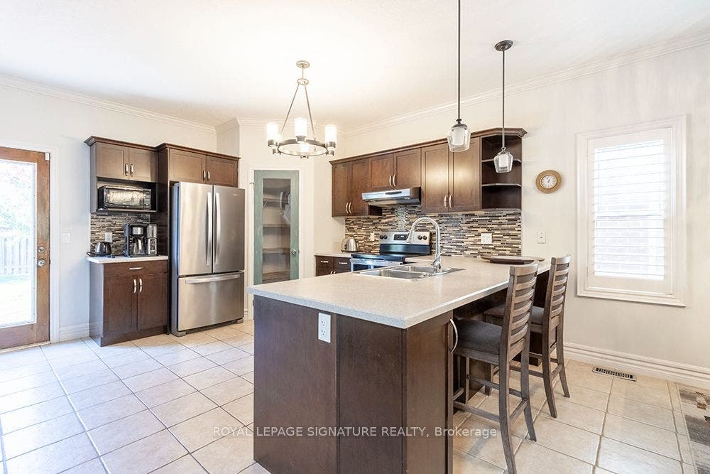 32 Davis Street, Collingwood, Simcoe ON L4P 3T8