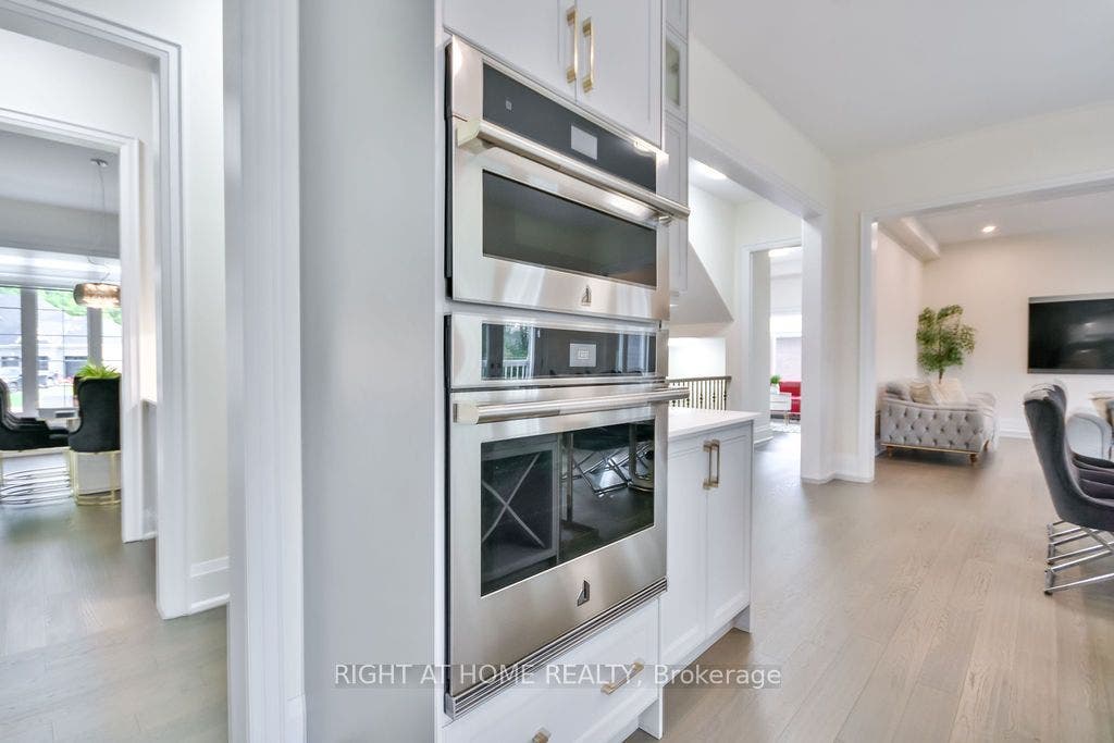 8 Forest Heights Court, Oro-Medonte, Simcoe ON L0L 2E0