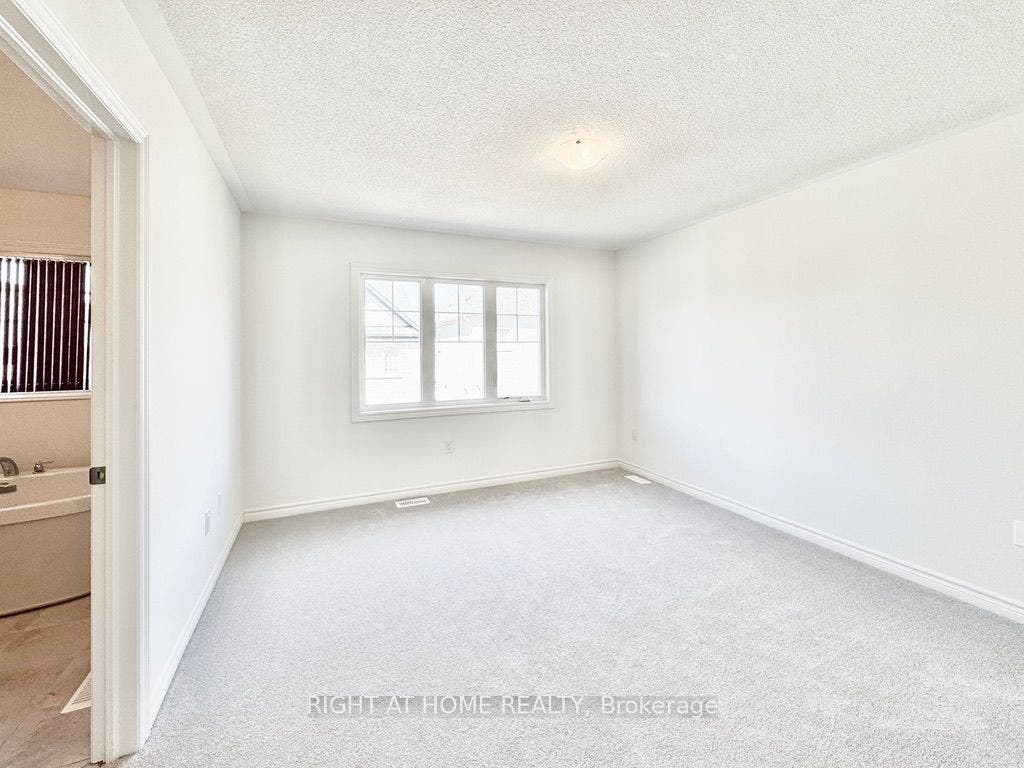 12 Daisy Street, Springwater, Simcoe ON L9X 2C5