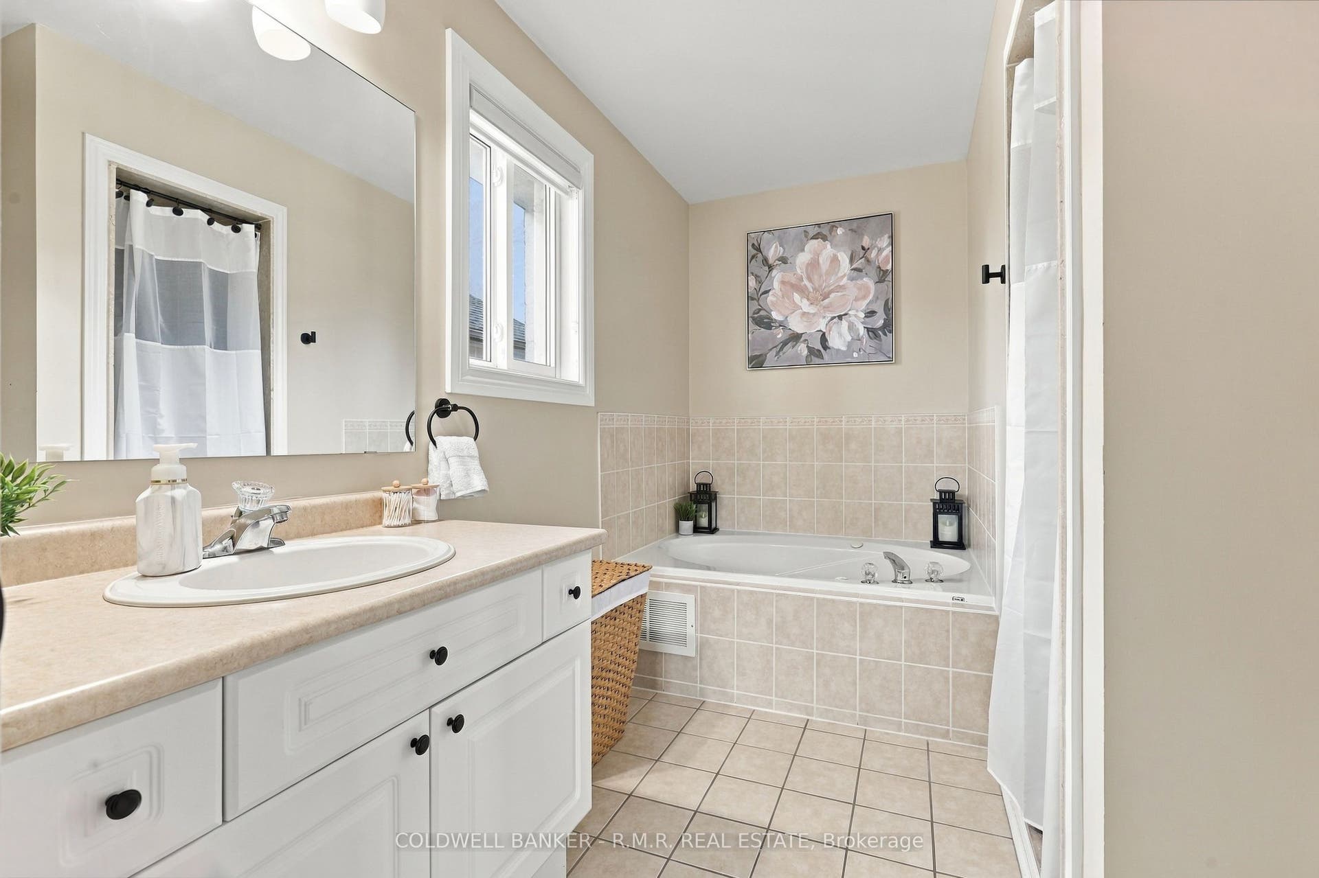 46 HONEY Crescent, Barrie, Simcoe ON L4N 0V3