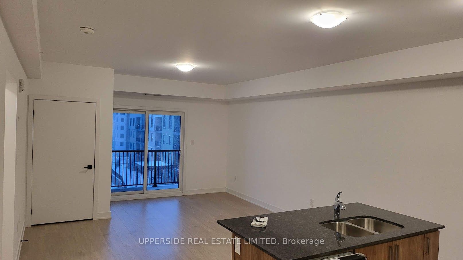 4 Spice Way, #411, Barrie, Simcoe ON L9J 0M2