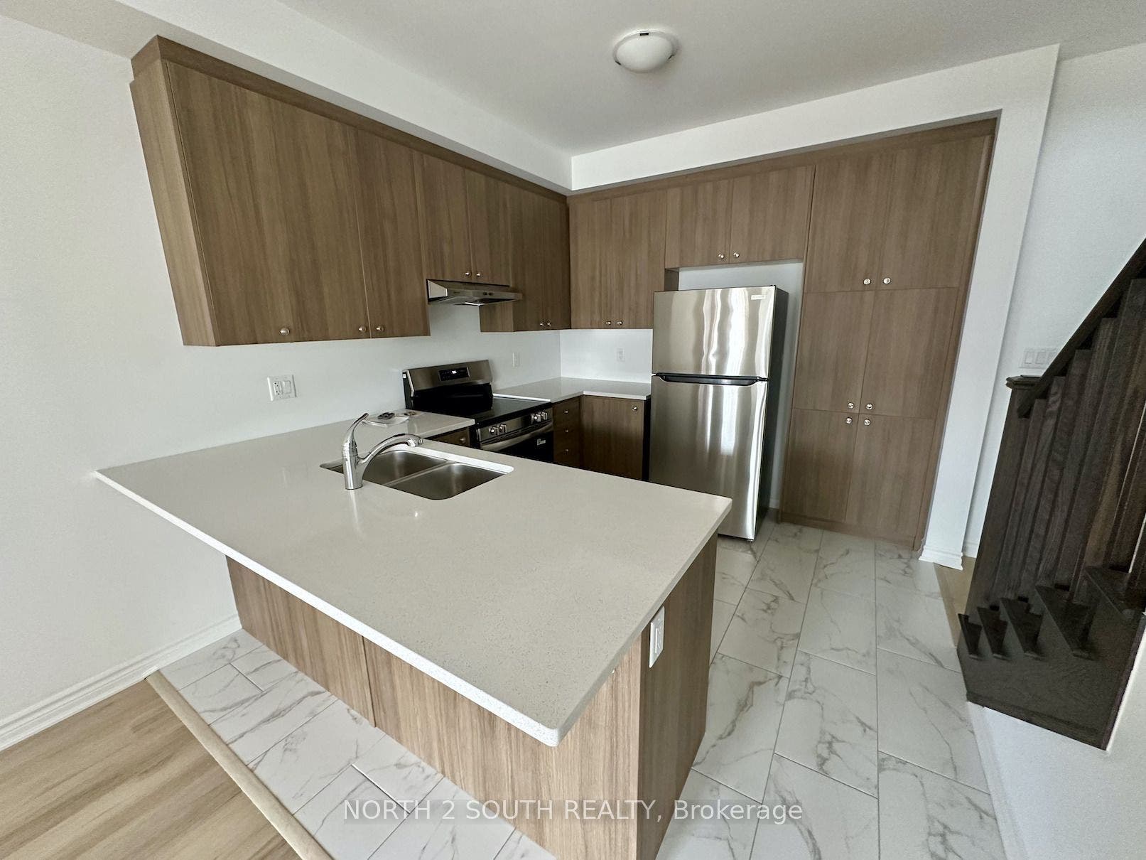 126 Ennerdale Street, Barrie, Simcoe ON L9J 1A5 126 Ennerdale Street, Barrie, Simcoe ON L9J 1A5
