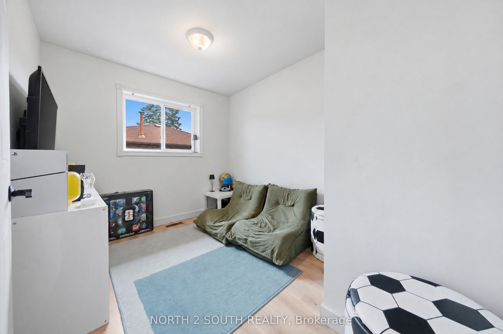 74 Leo Boulevard, Wasaga Beach, Simcoe ON L9Z 1C5 74 Leo Boulevard, Wasaga Beach, Simcoe ON L9Z 1C5