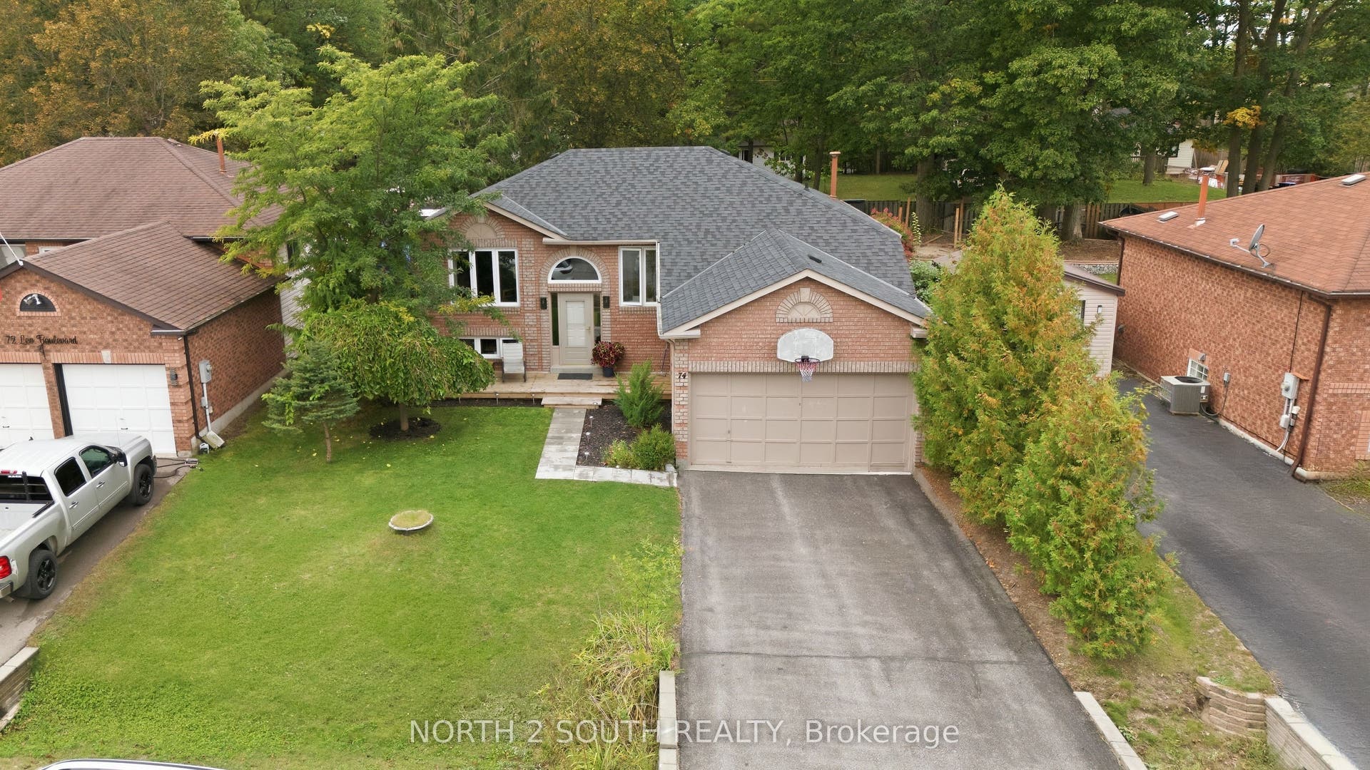 74 Leo Boulevard, Wasaga Beach, Simcoe ON L9Z 1C5 74 Leo Boulevard, Wasaga Beach, Simcoe ON L9Z 1C5