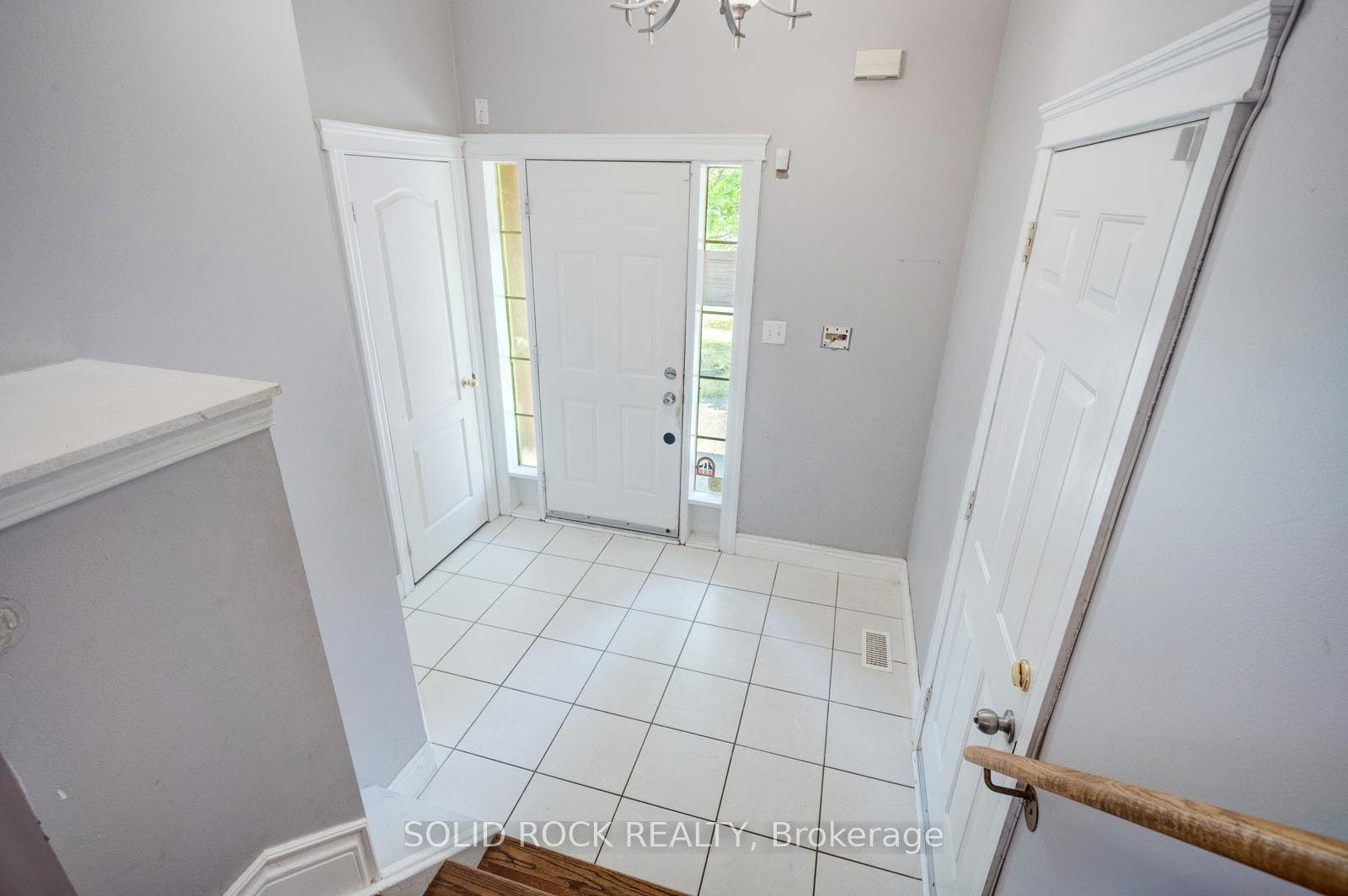41 Trumpet Valley Boulevard, Brampton, Brampton, Peel ON L7A 2Z8 Large Foyer!