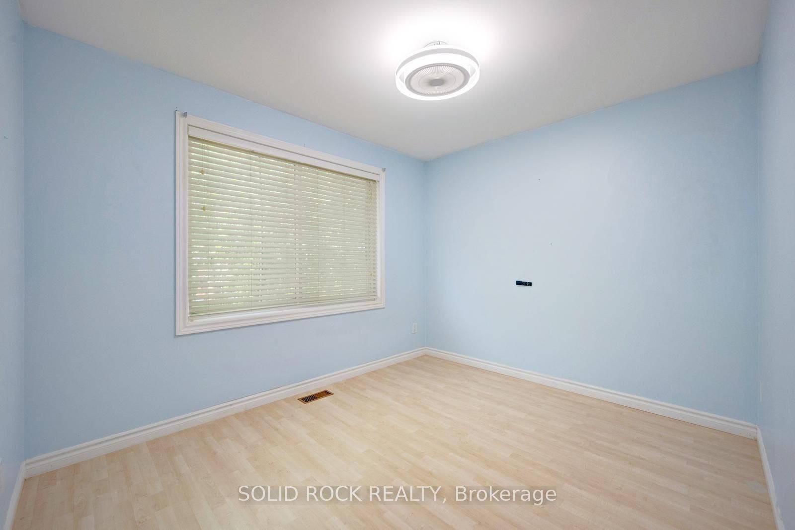 5372 Spruce Avenue, Burlington, Halton ON L7L 1N7