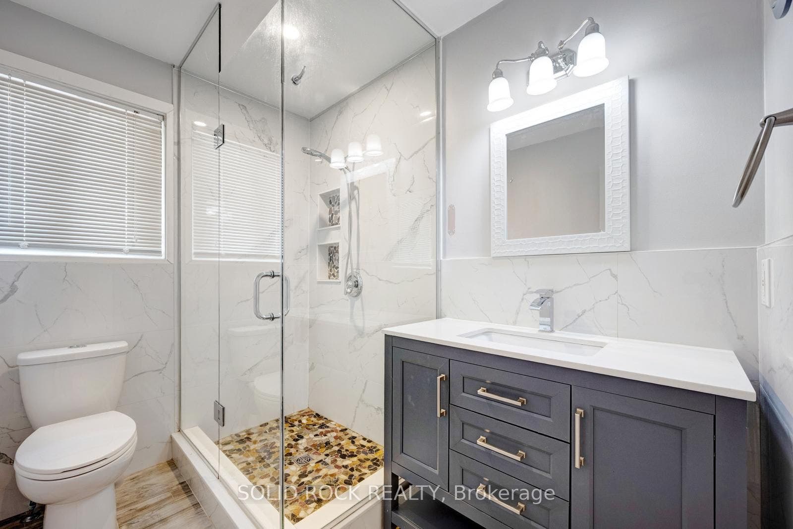 5372 Spruce Avenue, Burlington, Halton ON L7L 1N7