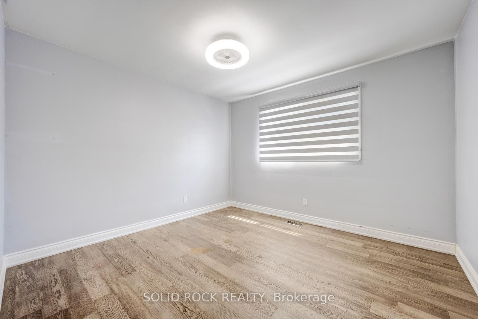 5372 Spruce Avenue, Burlington, Halton ON L7L 1N7