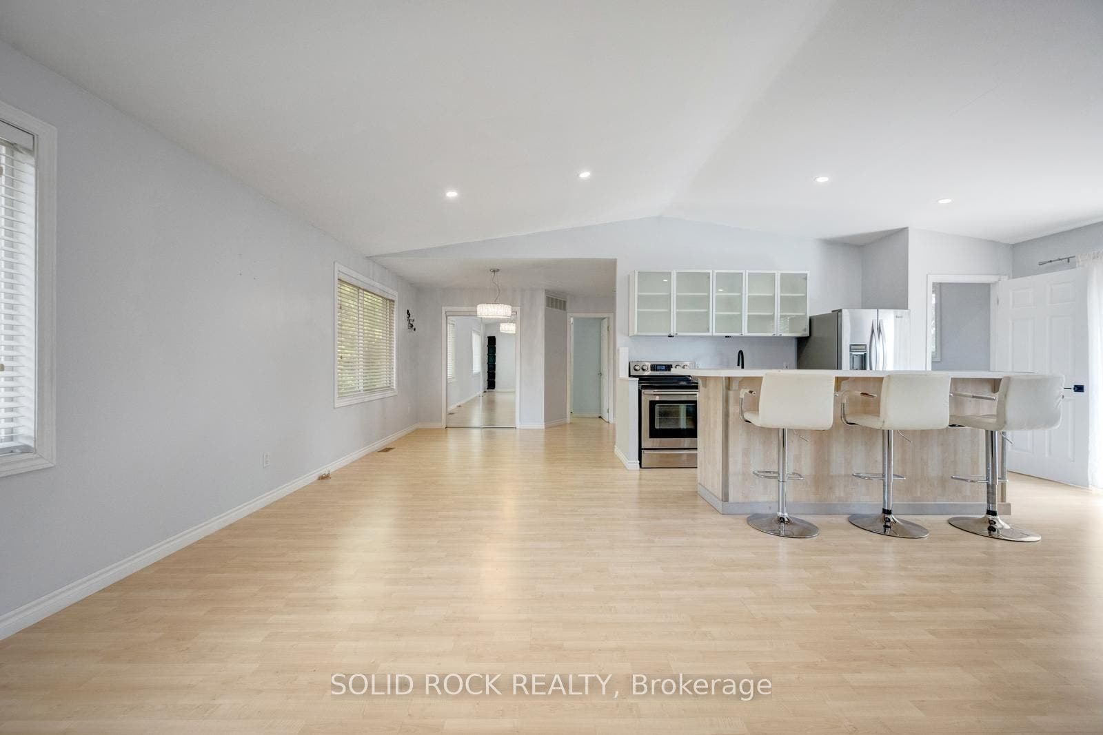 5372 Spruce Avenue, Burlington, Halton ON L7L 1N7