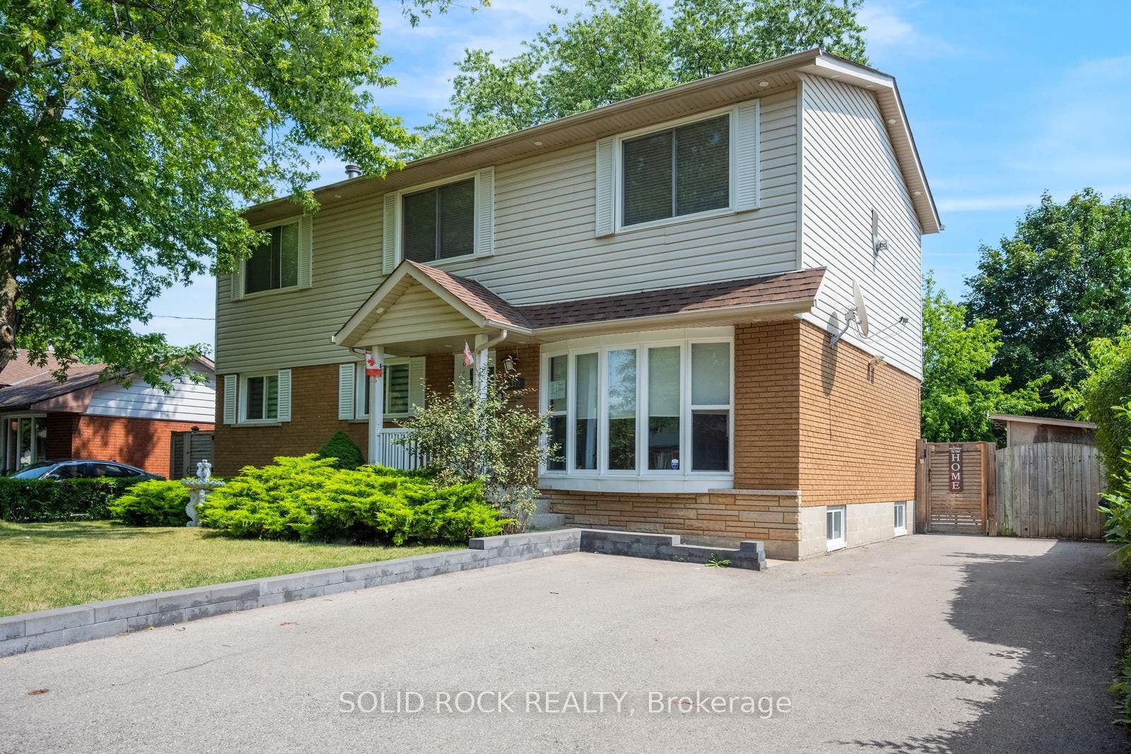 5372 Spruce Avenue, Burlington, Halton ON L7L 1N7